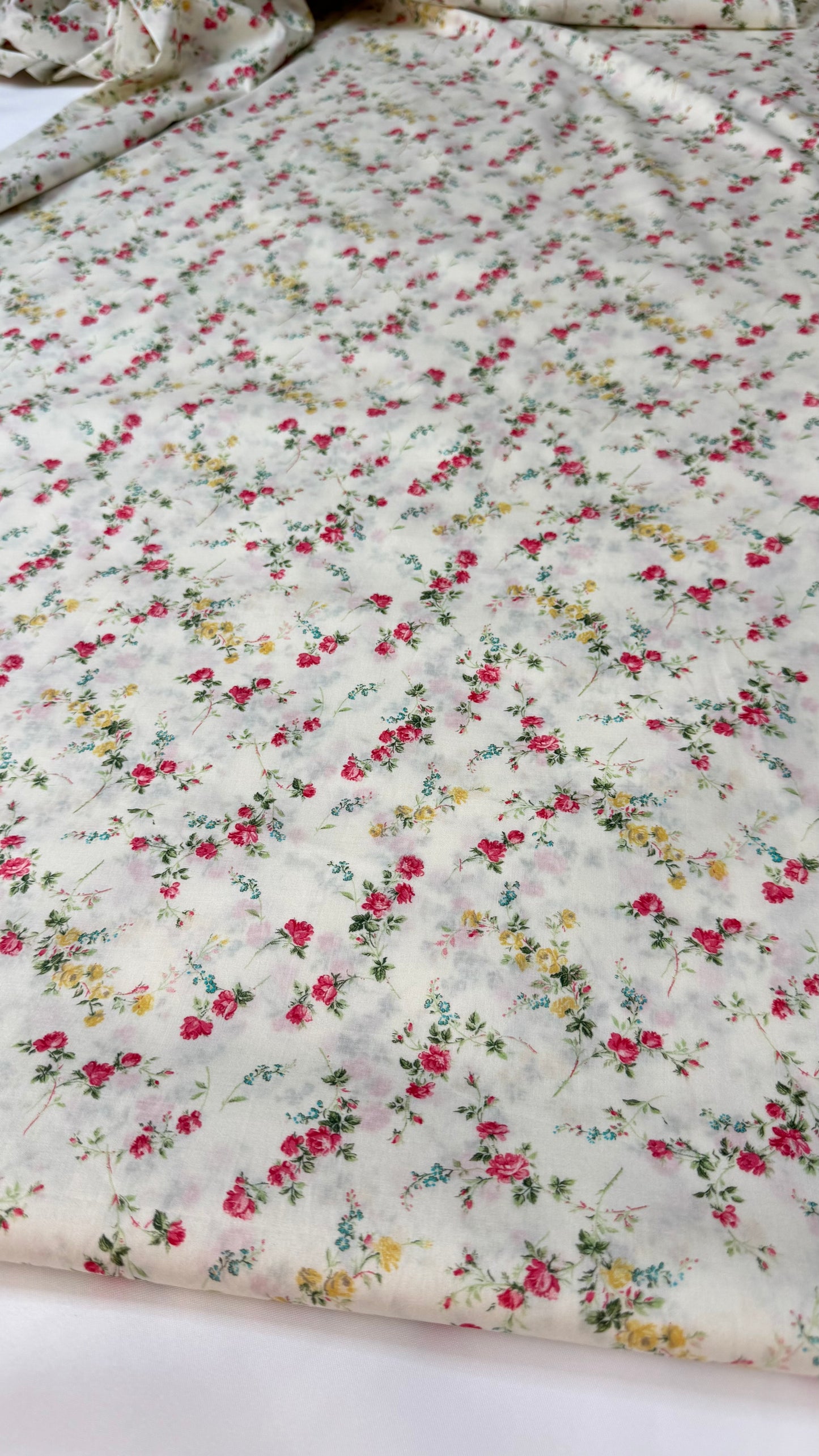 Liberty Fabric red Elizabeth Cotton Tana Lawn® 3m