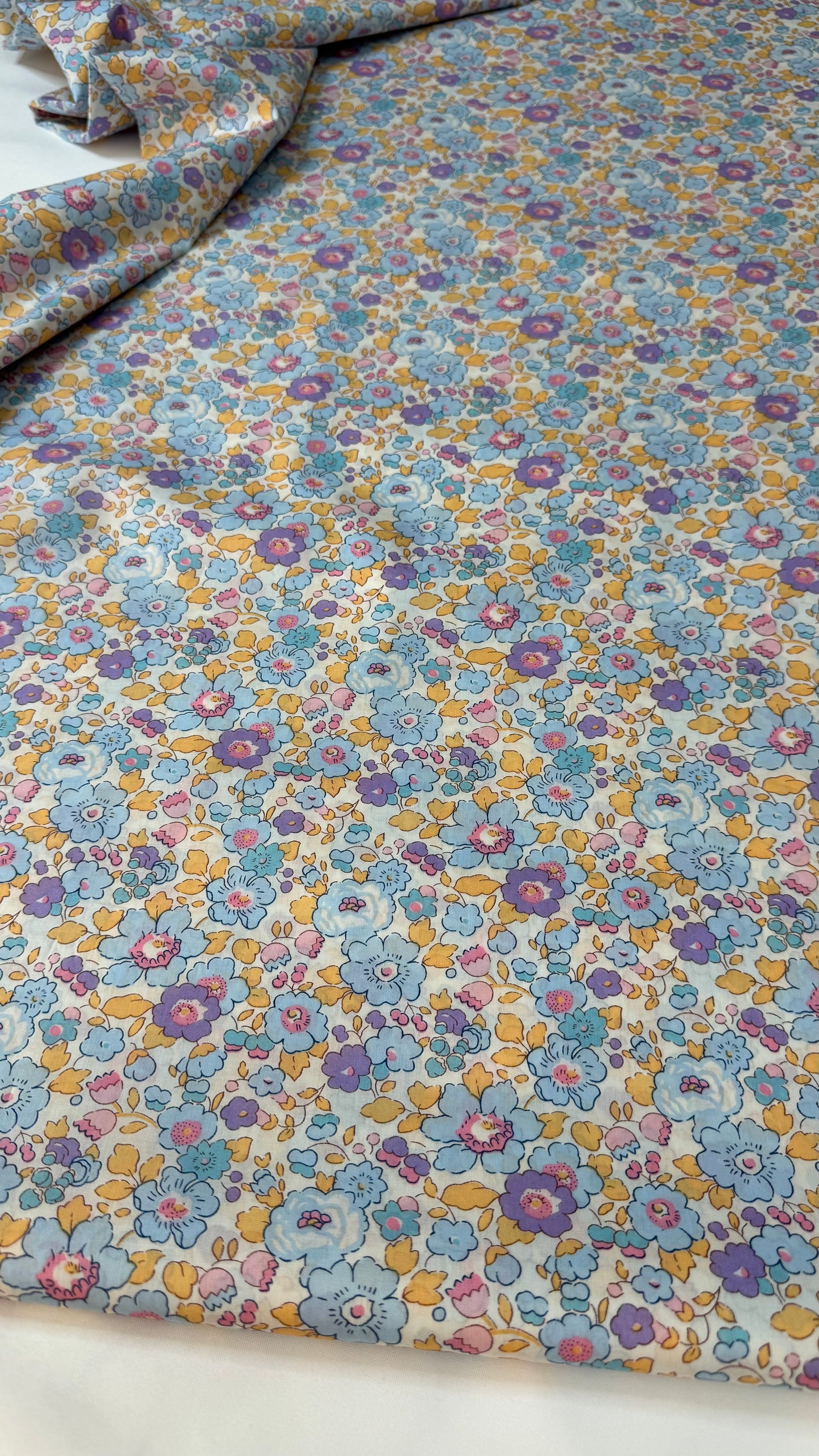 Liberty Fabric light blue Betsy Cotton Tana Lawn® 3m