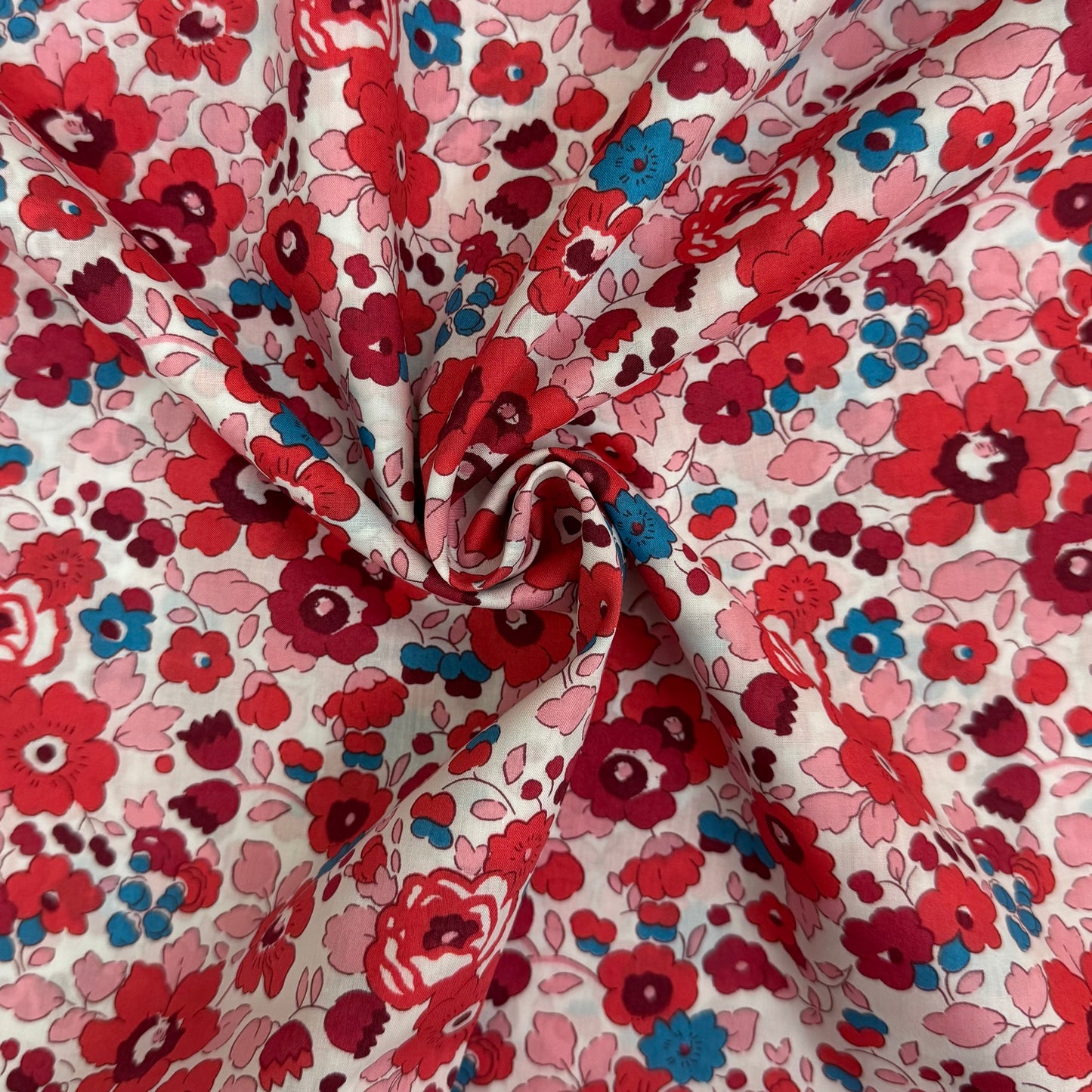 Liberty Betsy Red TANA LAWN™ COTTON 3m