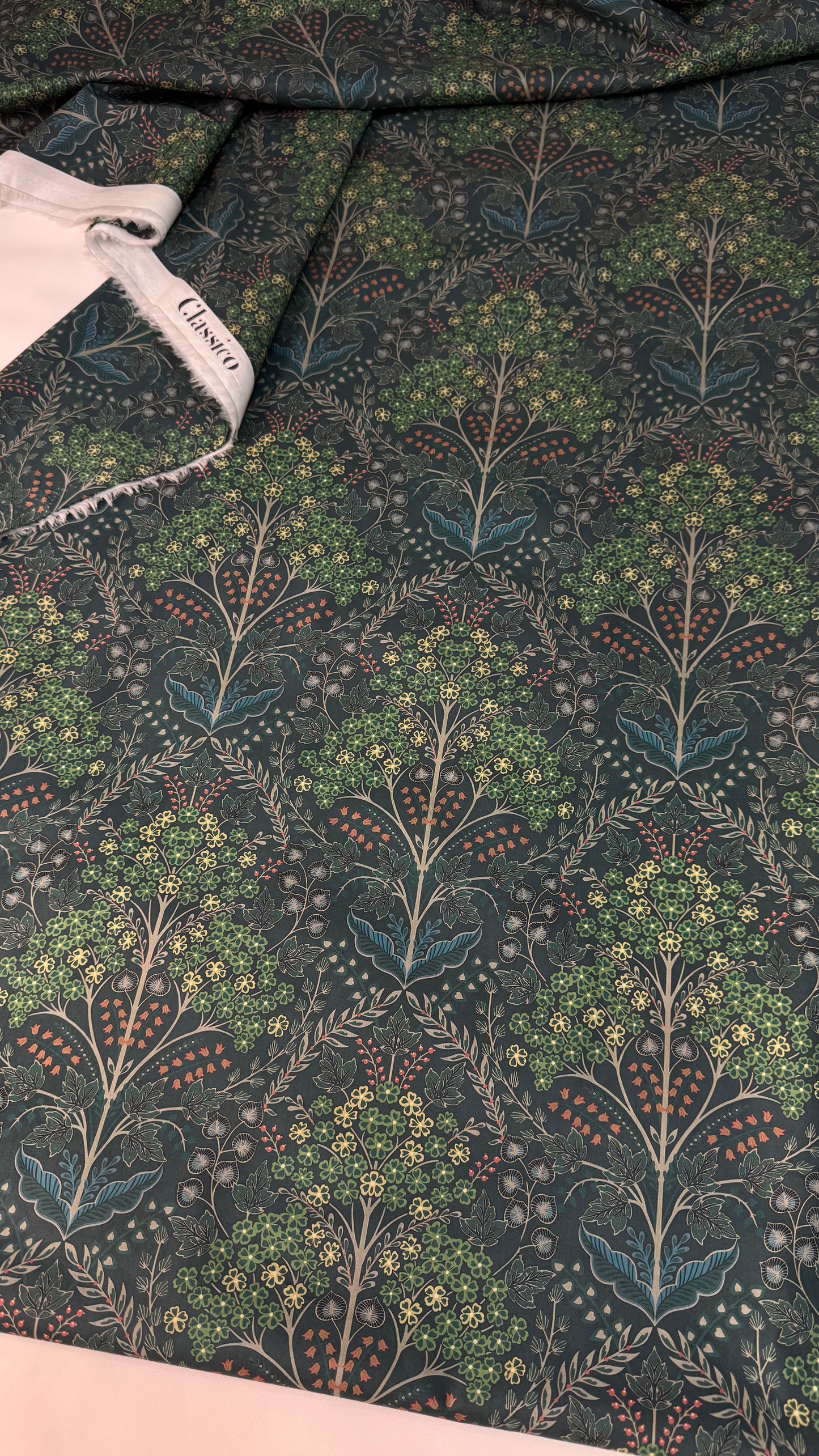 CLASSICO Fabric Cotton Tana Lawn 3m