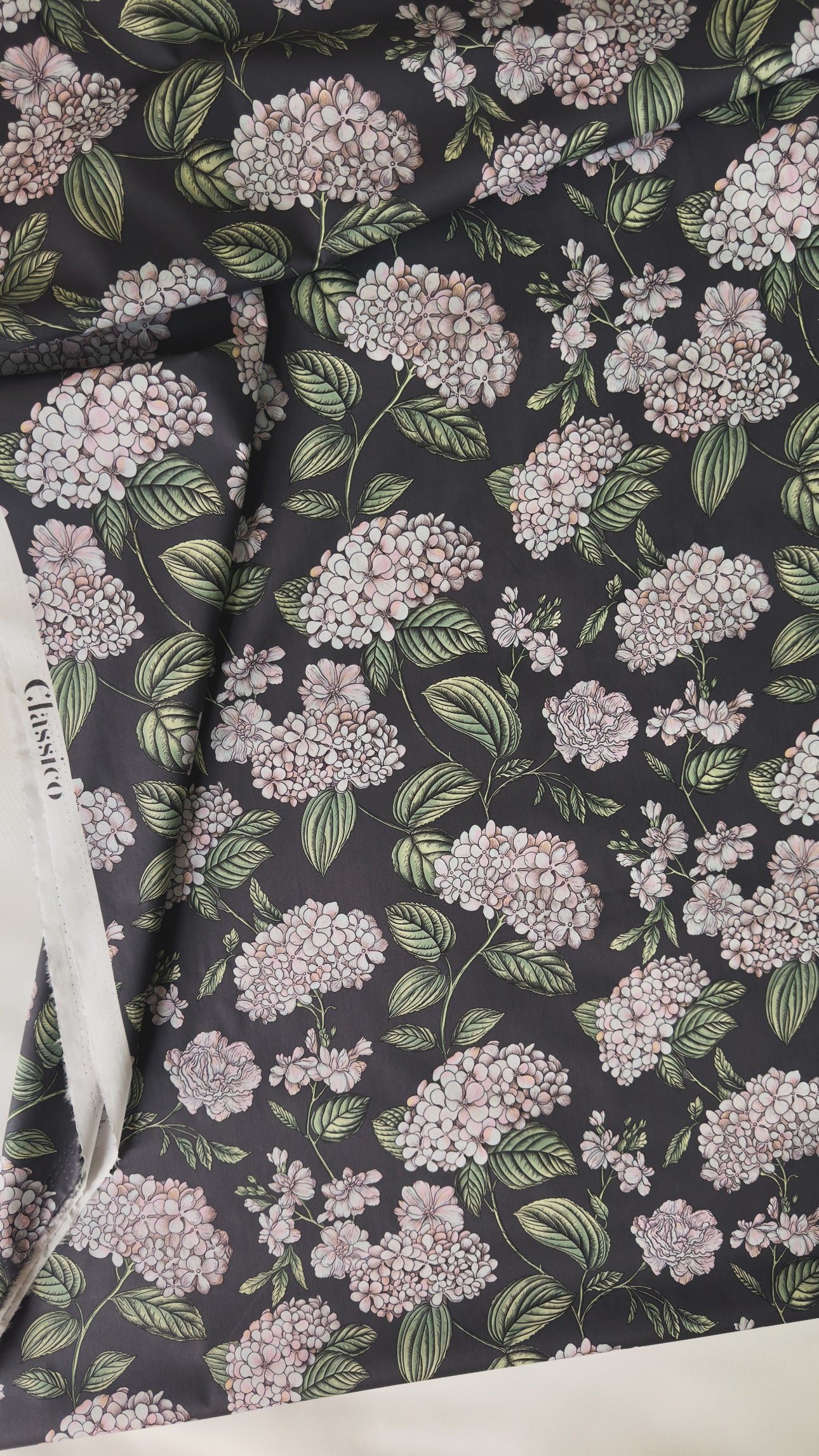 CLASSICO Fabric Cotton Tana Lawn 3m