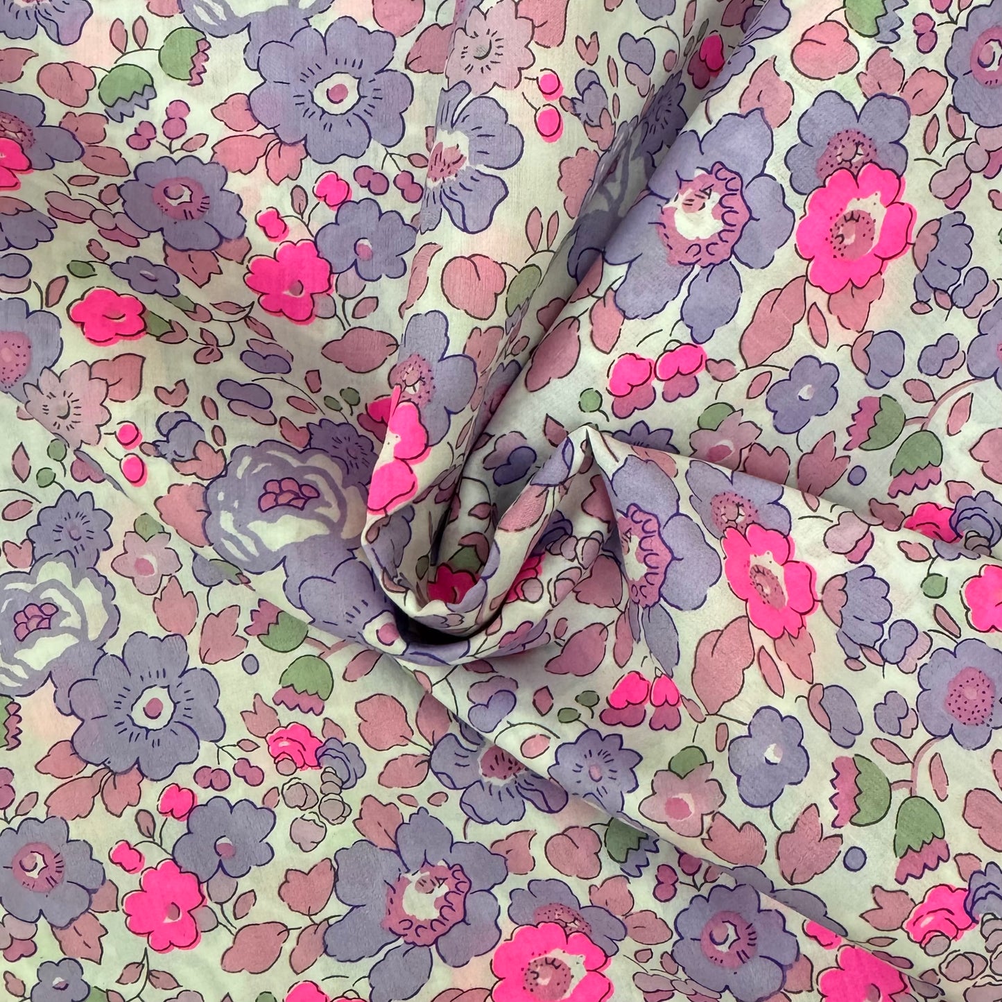 Liberty Fabric Betsy NP Tana Lawn™ Cotton 3m