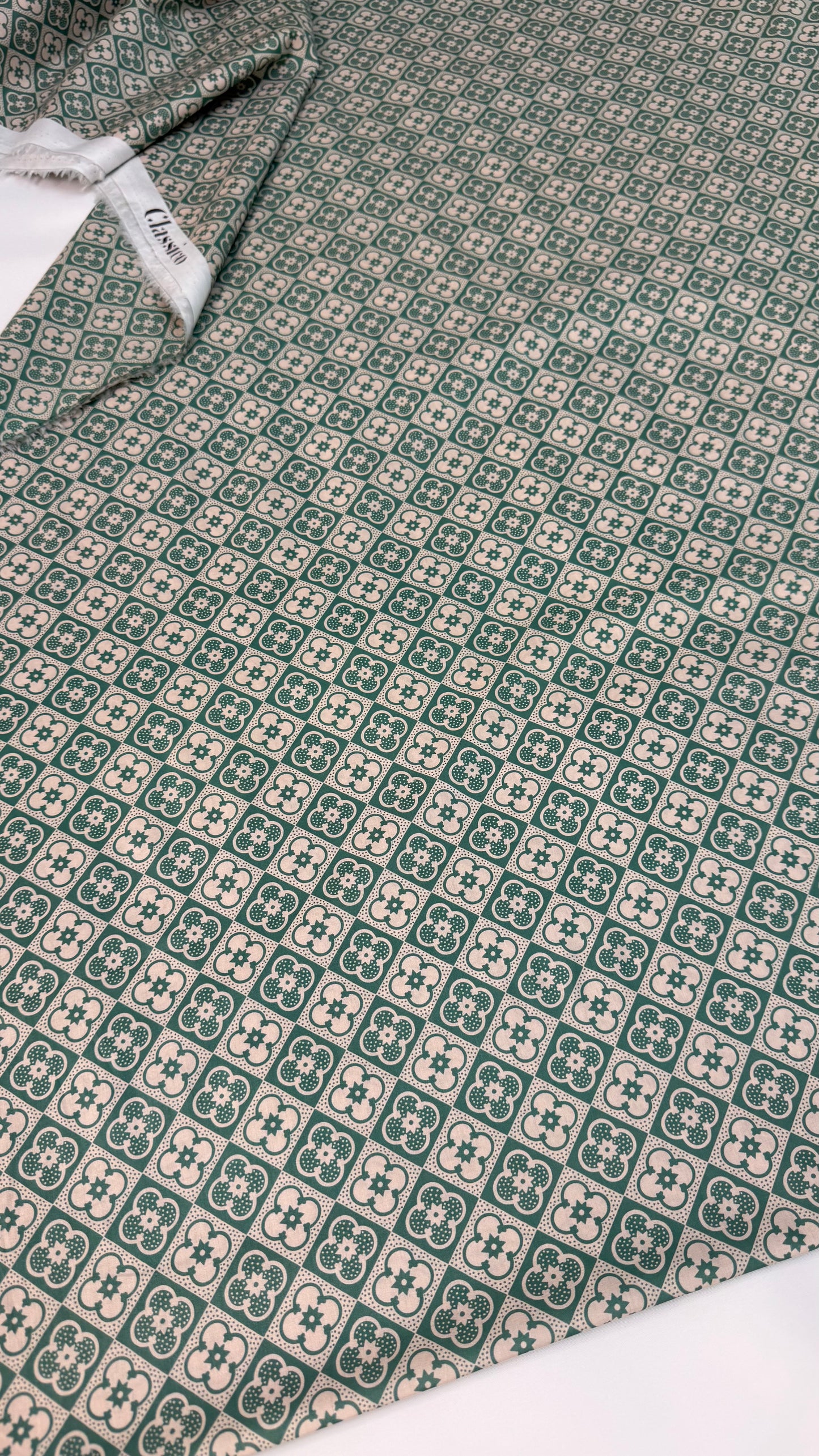 CLASSICO Fabric Cotton Tana Lawn 3m