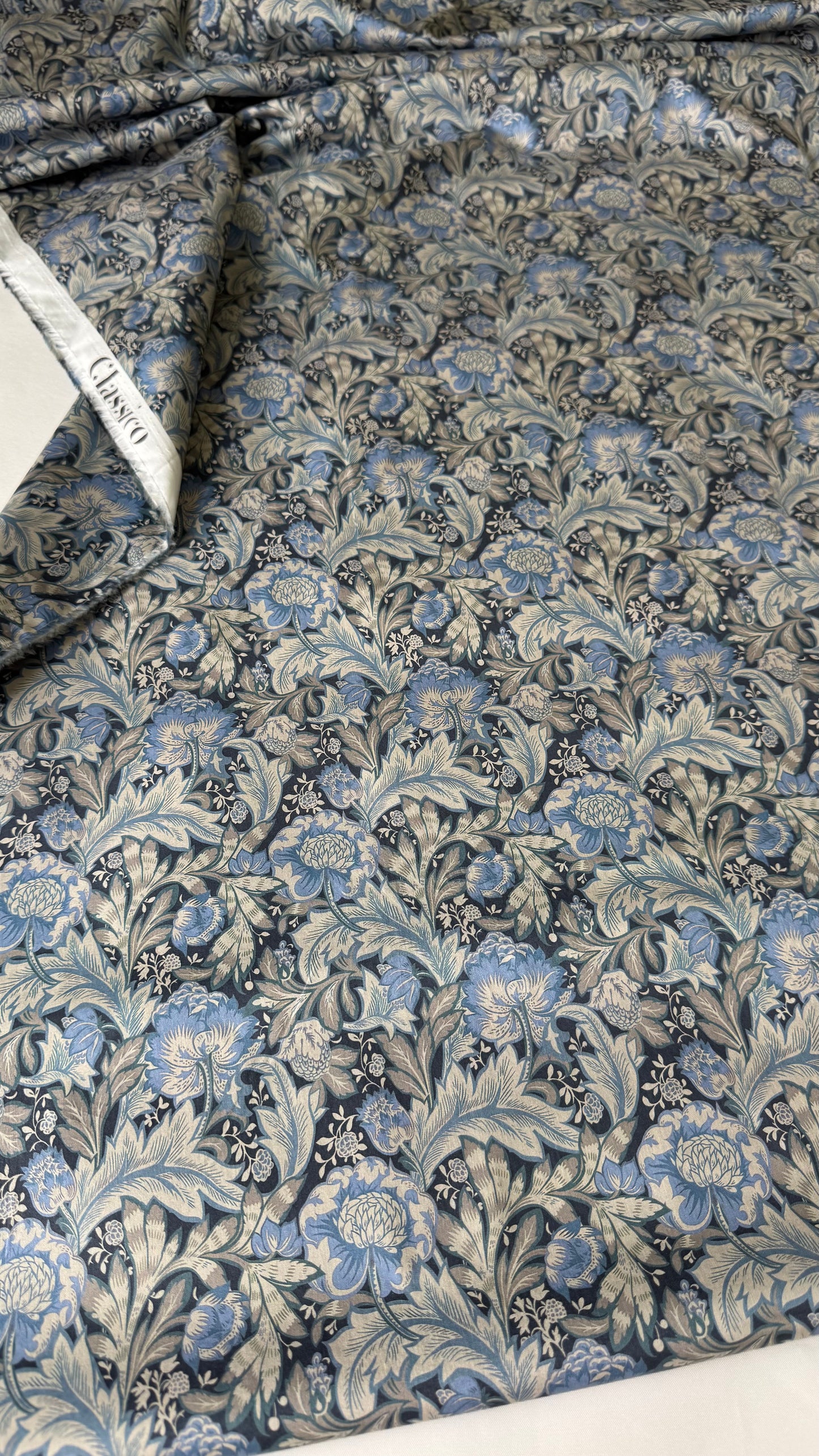 CLASSICO Fabric Cotton Tana Lawn 3m