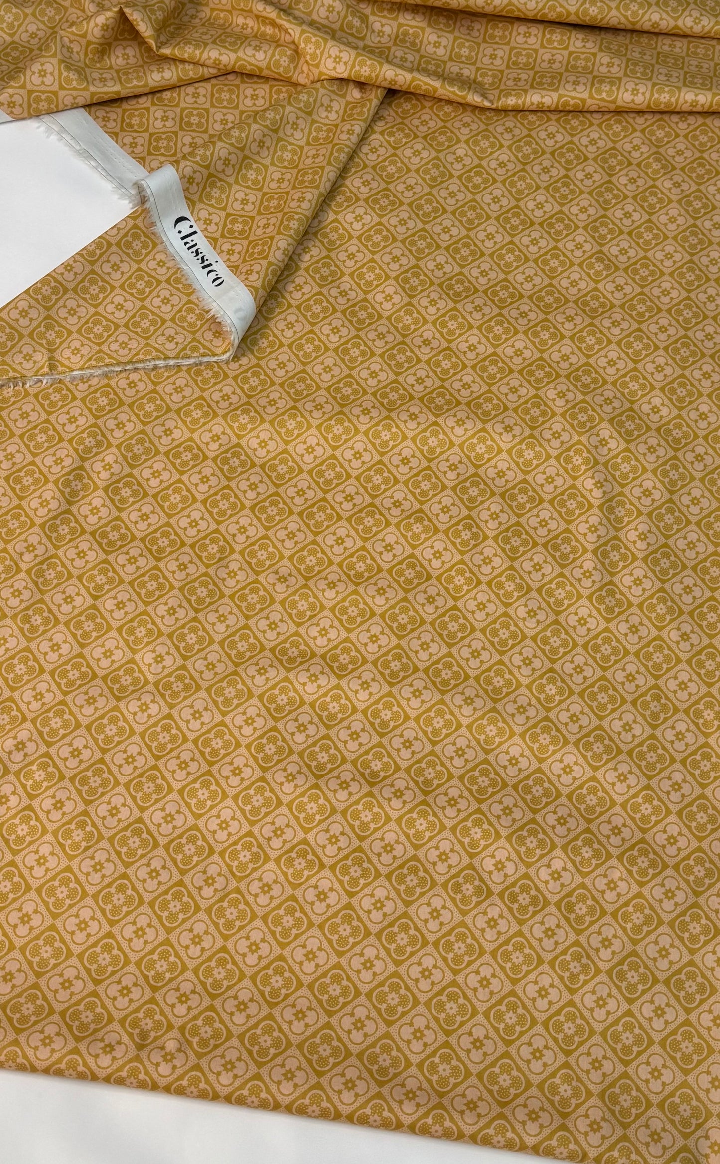 CLASSICO Fabric Cotton Tana Lawn 3m