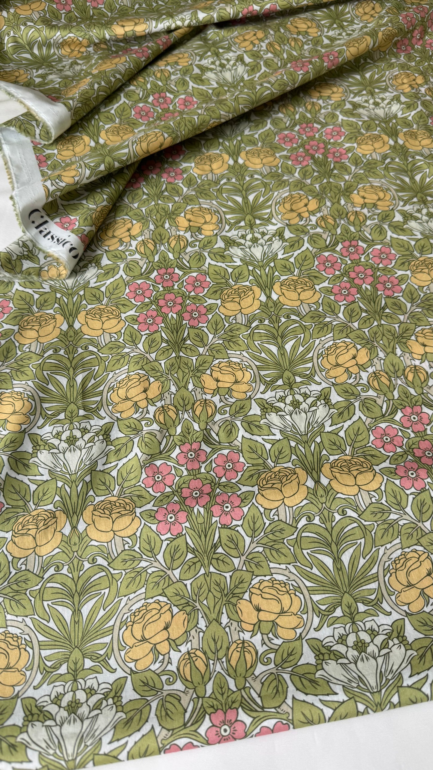 CLASSICO Fabric Cotton Tana Lawn 3m