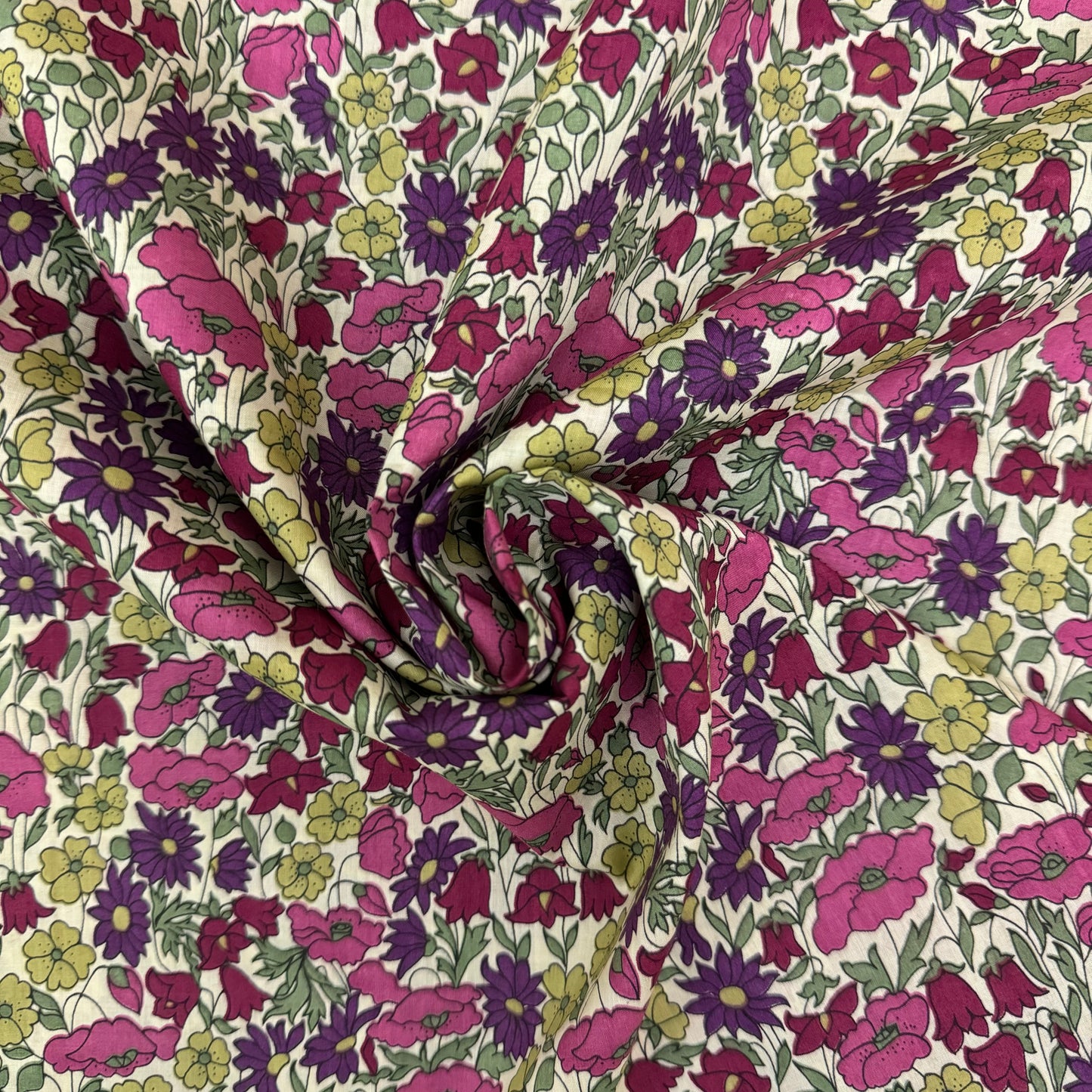 Liberty Poppy and Daisy F Tana Lawn 3m