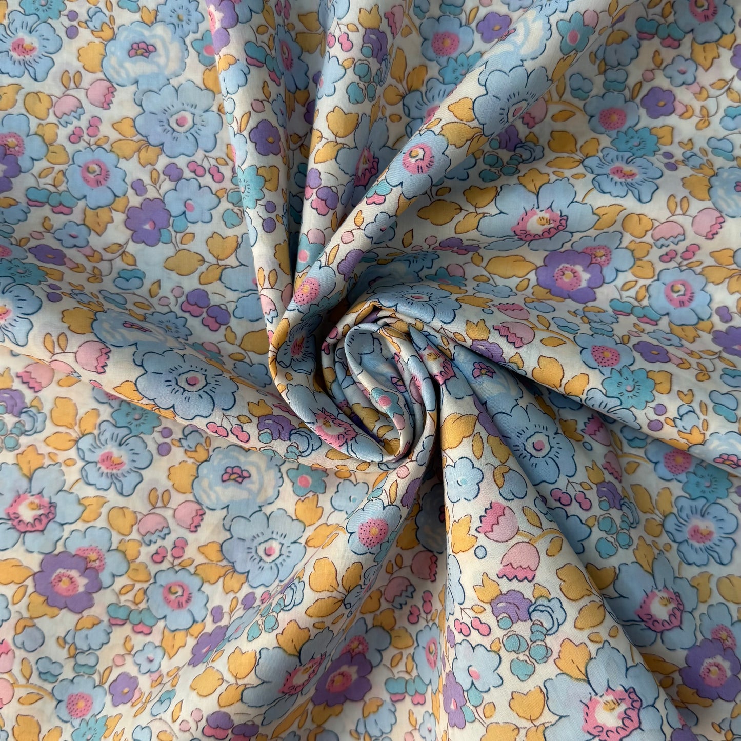 Liberty Fabric light blue Betsy Cotton Tana Lawn® 3m