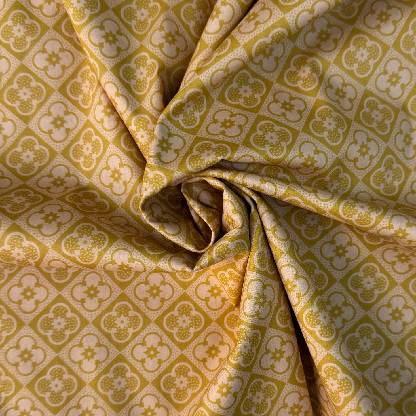 CLASSICO Fabric Cotton Tana Lawn 3m