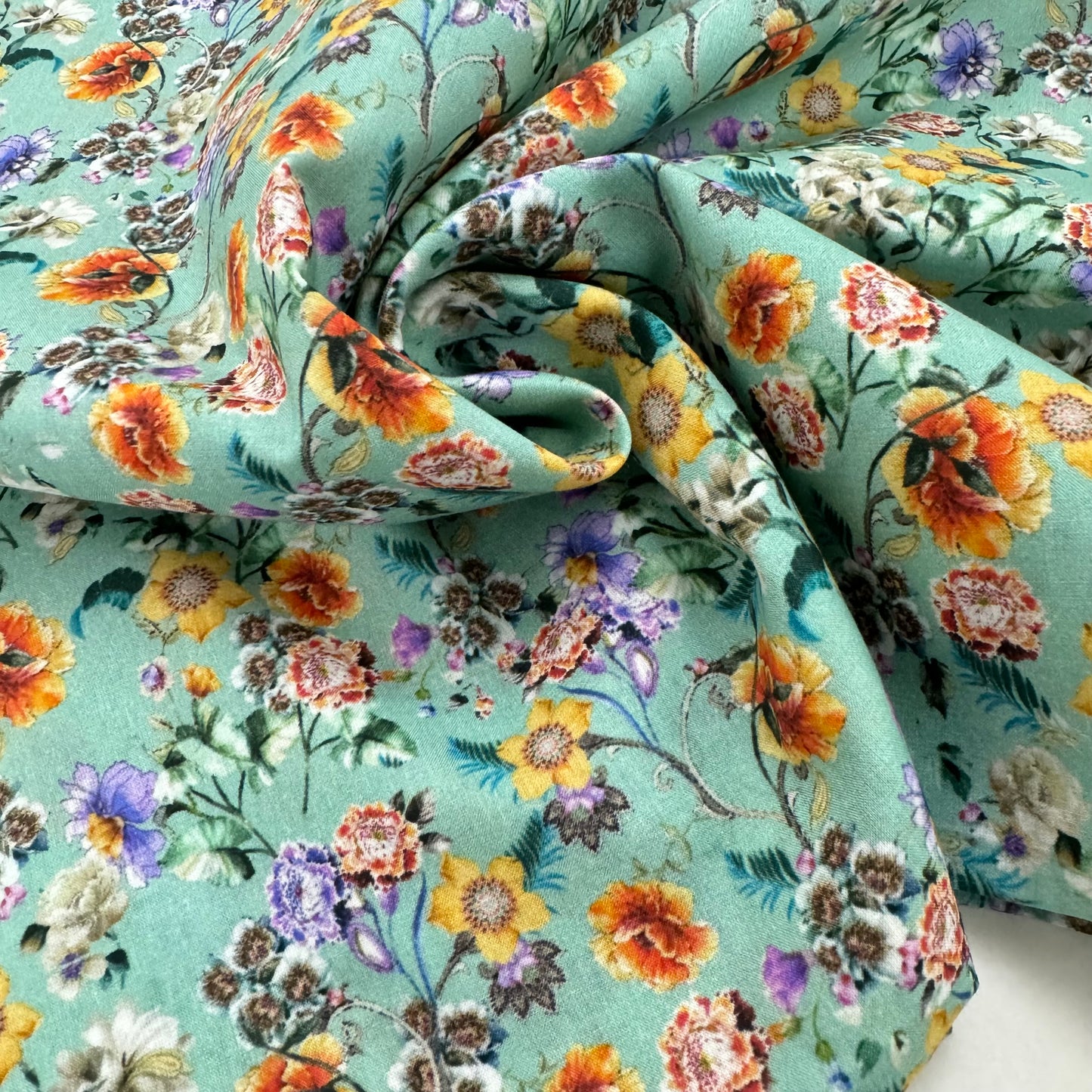 Tiffany flowers (Italian cotton Tana Lawn) 3m