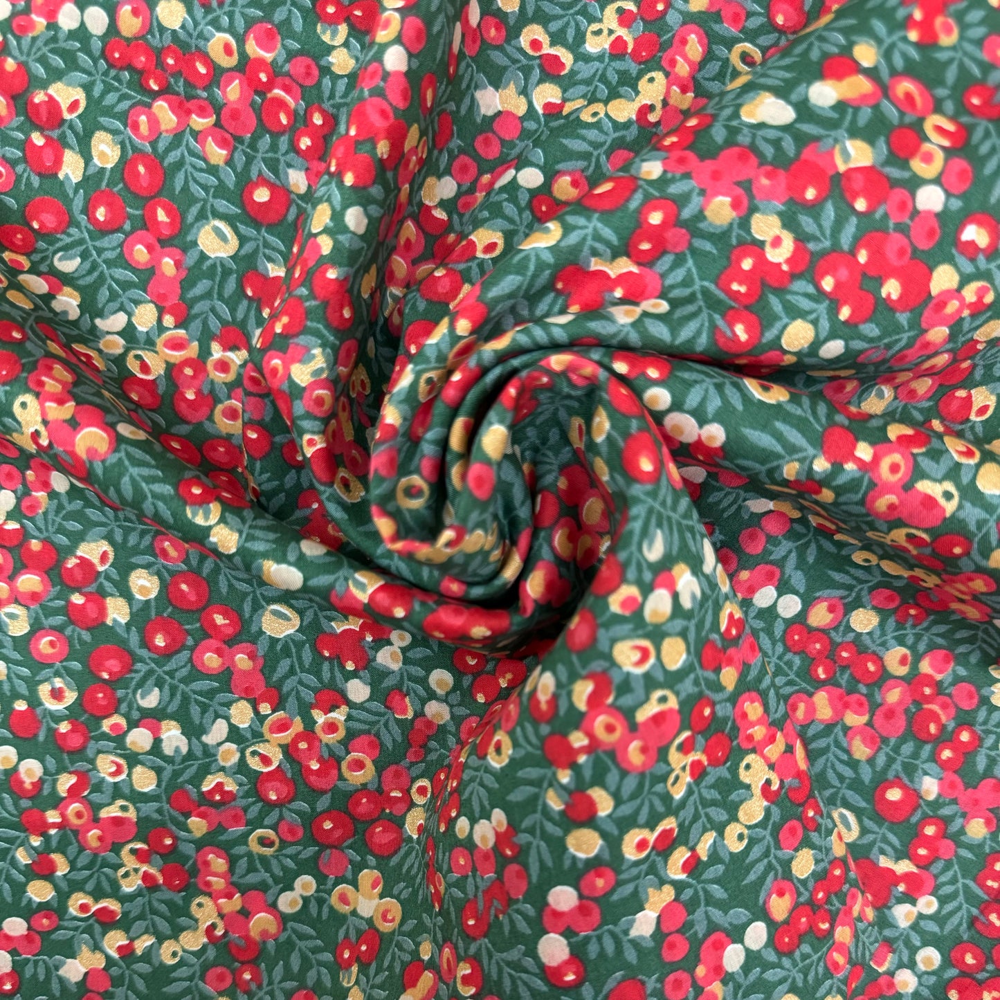 LIBERTY FABRICS Wiltshire red green Tana Lawn™ Cotton 3m