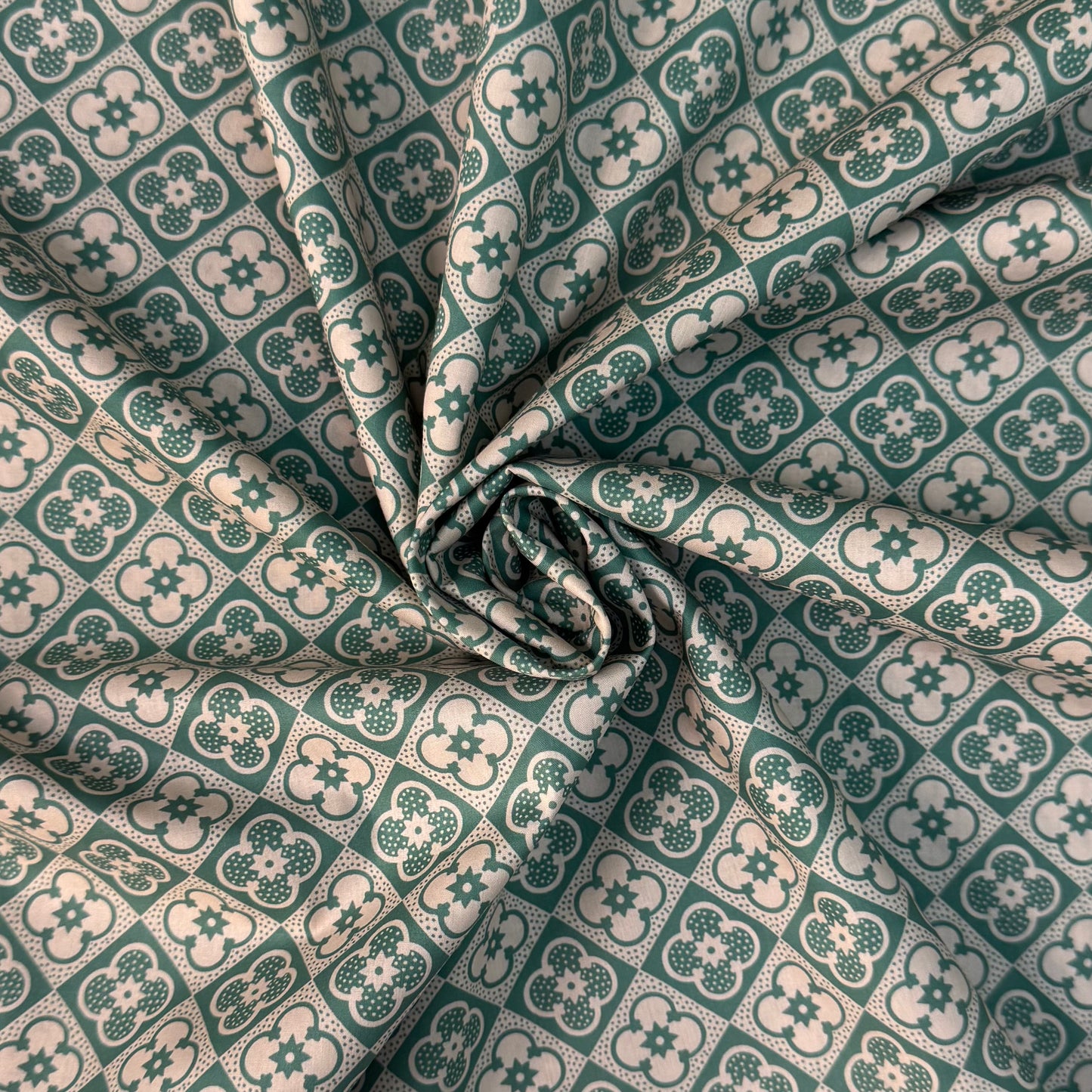 CLASSICO Fabric Cotton Tana Lawn 3m