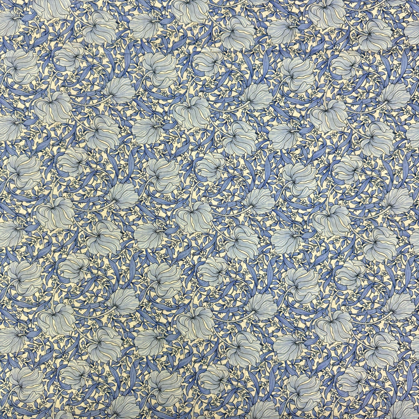 William Morris Pimpernel light Blue Red(English cotton Tana Lawn) 3m