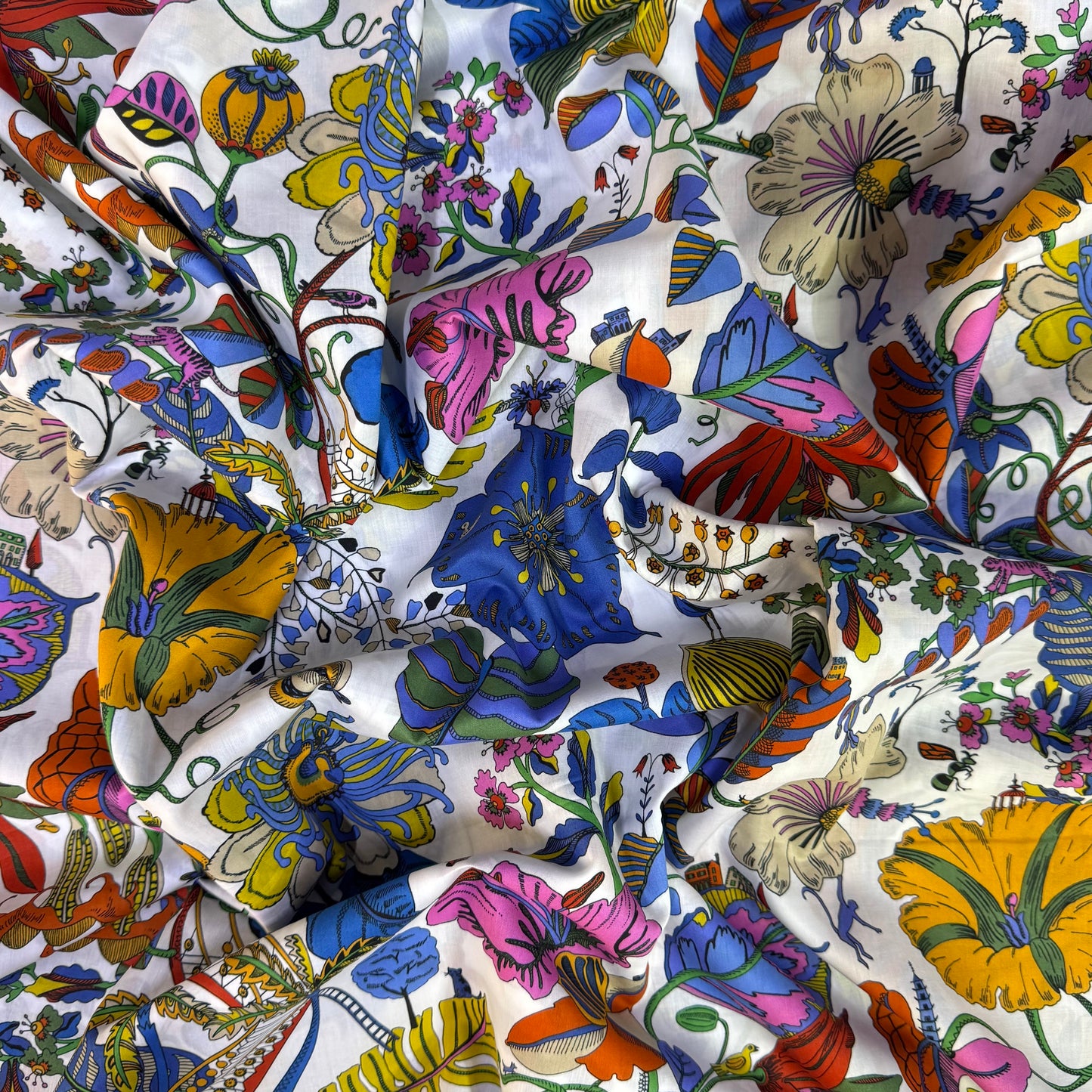 Liberty Fabric Fantasy land Cotton Tana Lawn® 3m