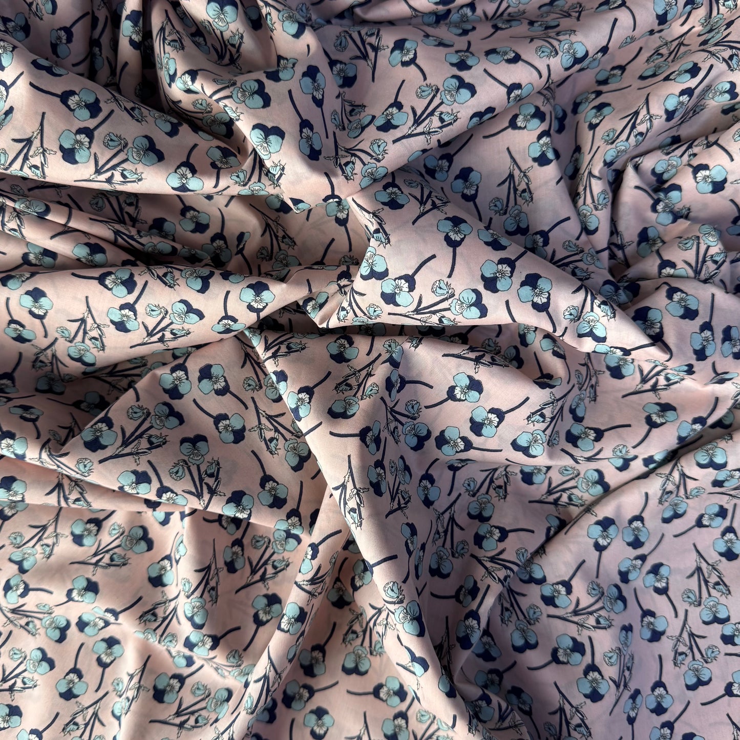 Liberty Fabric Ros W Tana Lawn® Cotton Tana Lawn® 3m