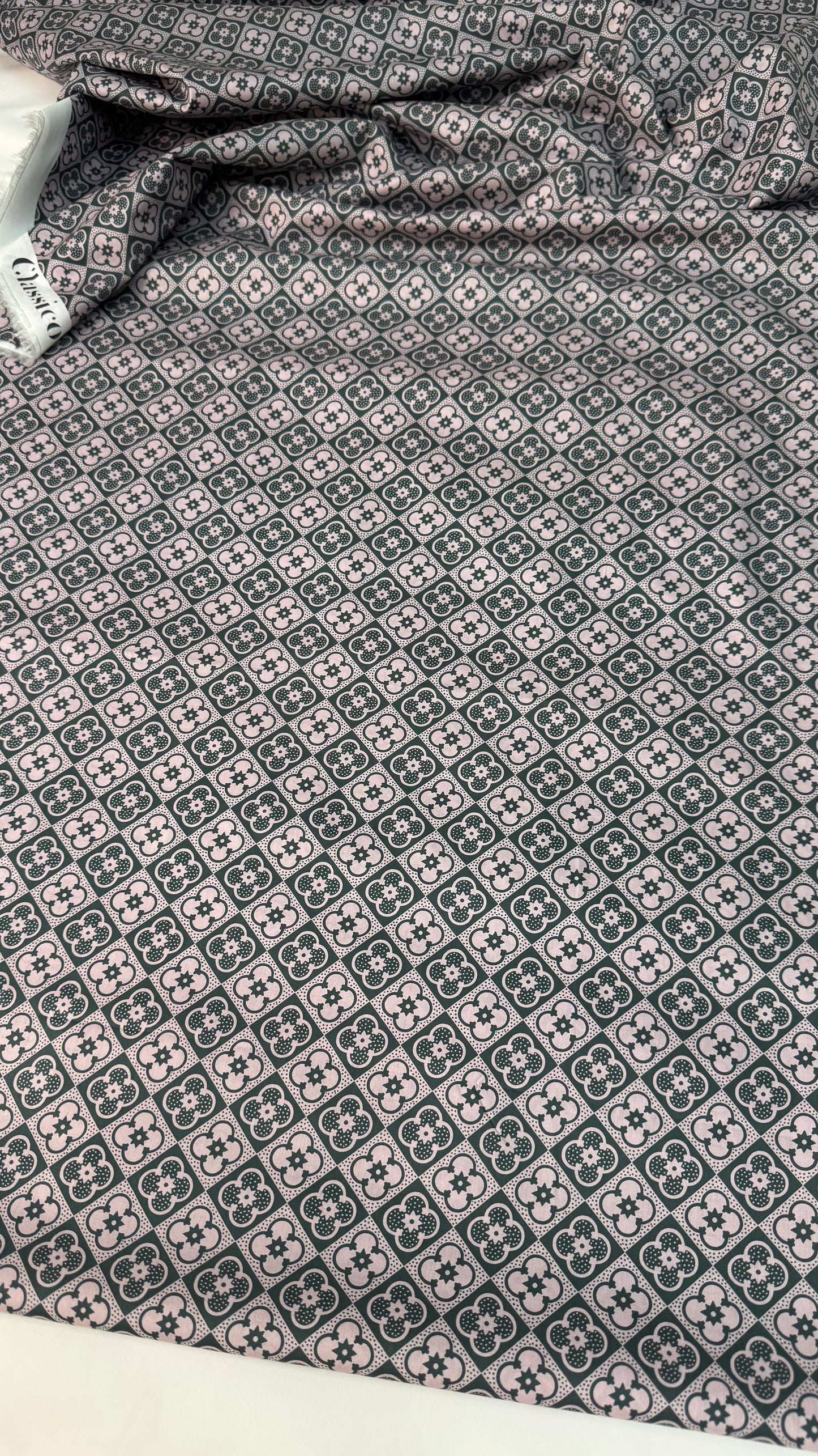 CLASSICO Fabric Cotton Tana Lawn 3m