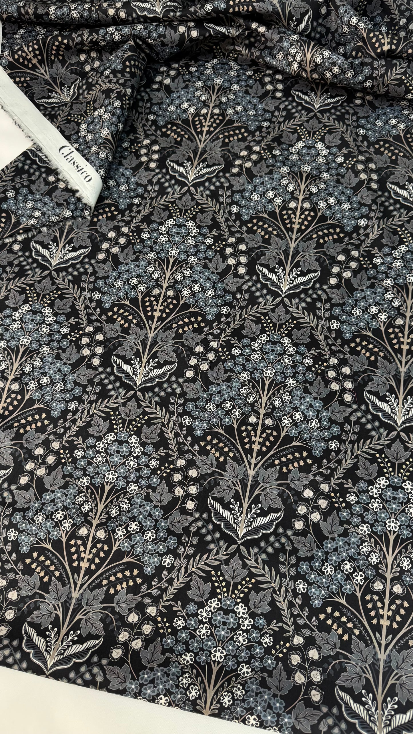 CLASSICO Fabric Cotton Tana Lawn 3m