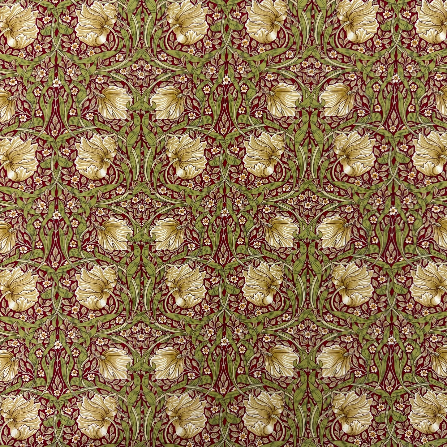 William Morris Pimpernel maroon (English cotton Tana Lawn) 3m