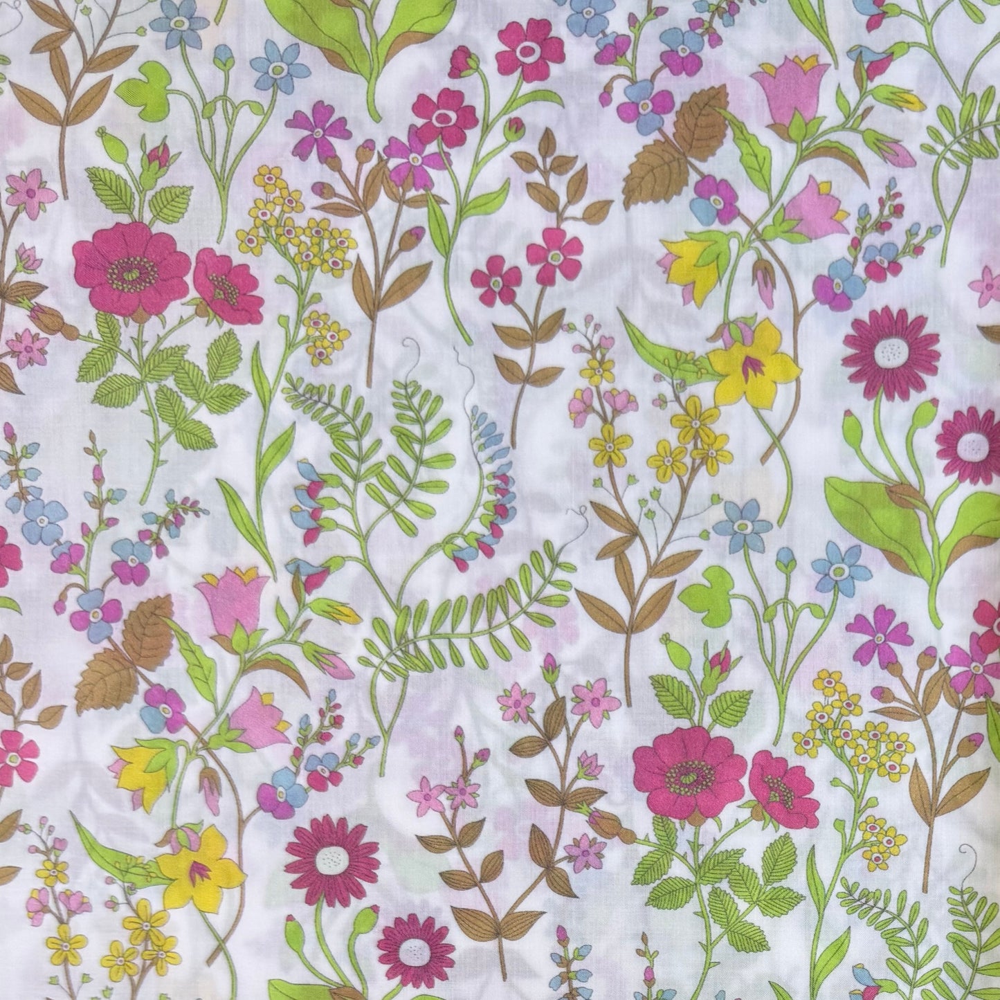 Liberty Fabric LOLA
WEISSELBERG Cotton Tana Lawn® 3m