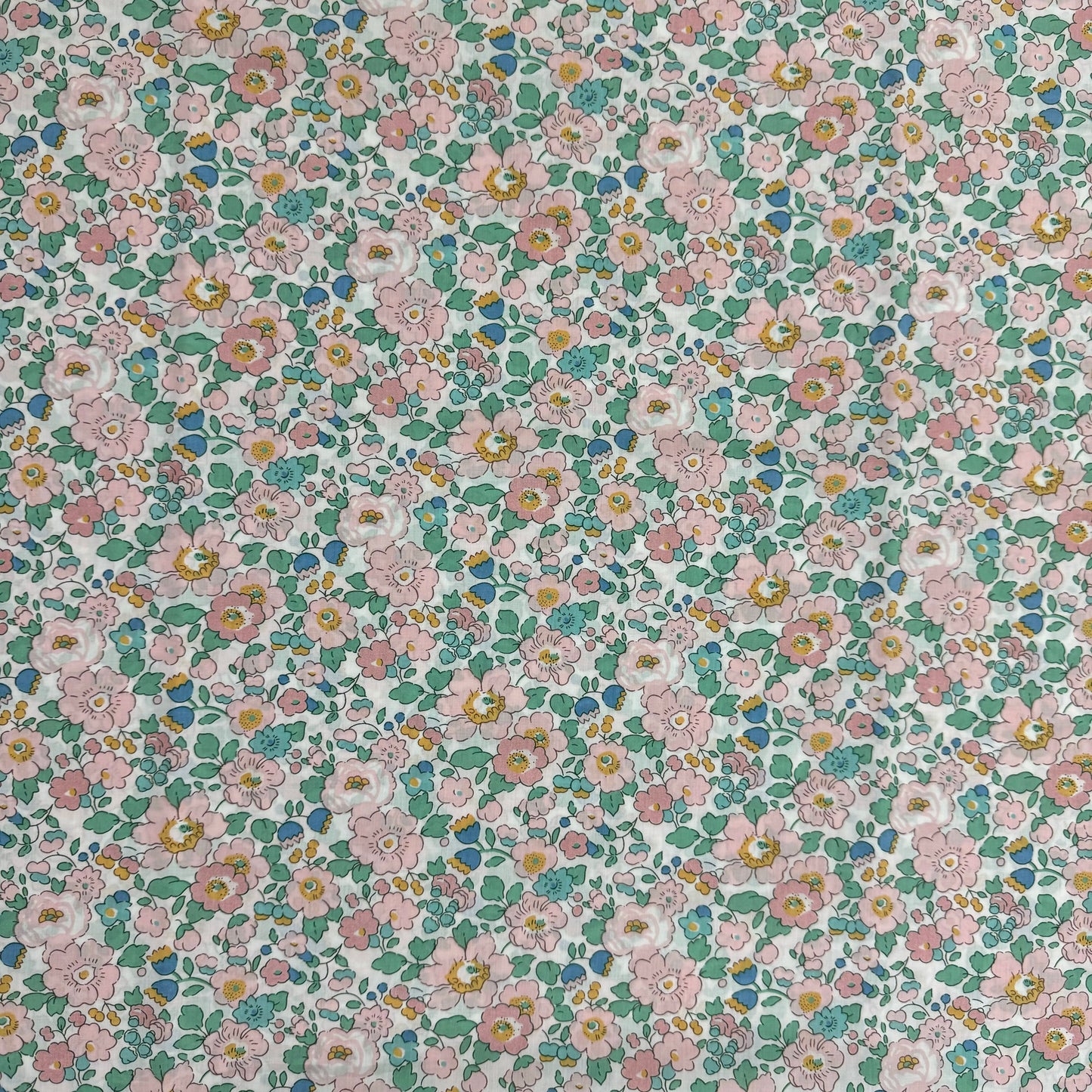 Liberty Fabric Betsy light Pink glitters