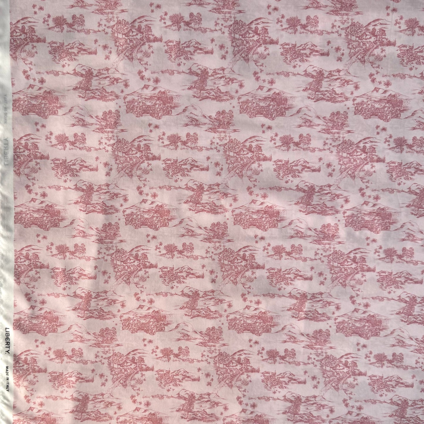 Liberty Fabric SHAMROCK
SCENE Cotton Tana Lawn® 3m