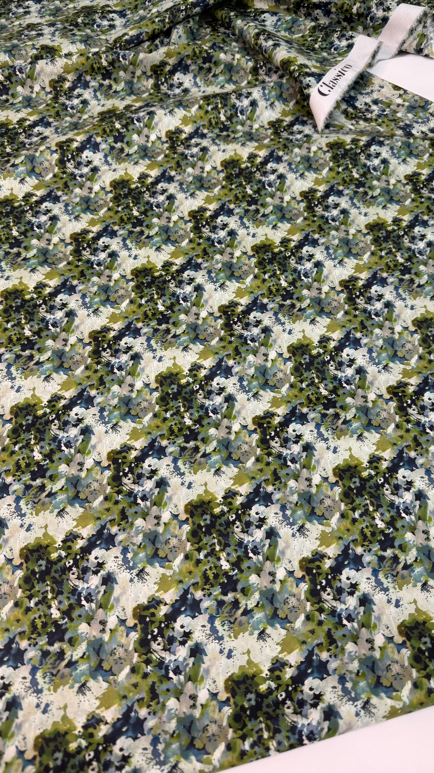 CLASSICO Fabric Cotton Tana Lawn 3m