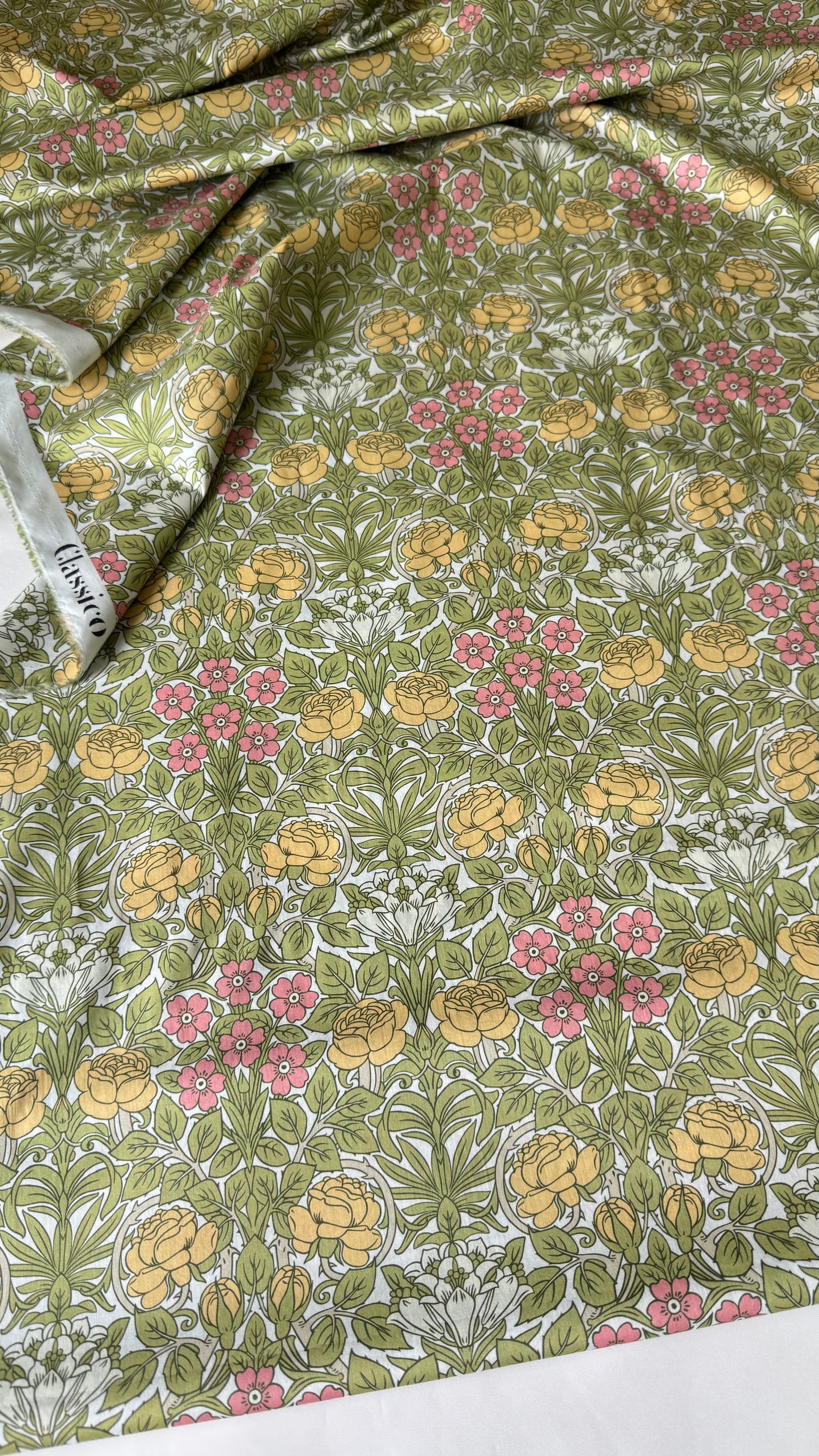 CLASSICO Fabric Cotton Tana Lawn 3m