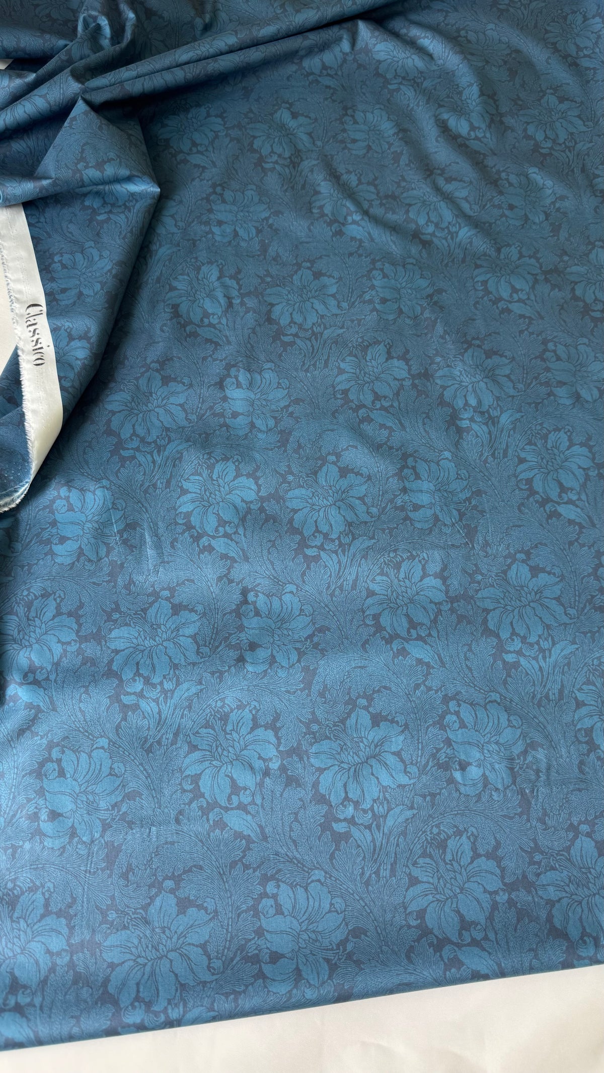 CLASSICO Fabric Cotton Tana Lawn 3m