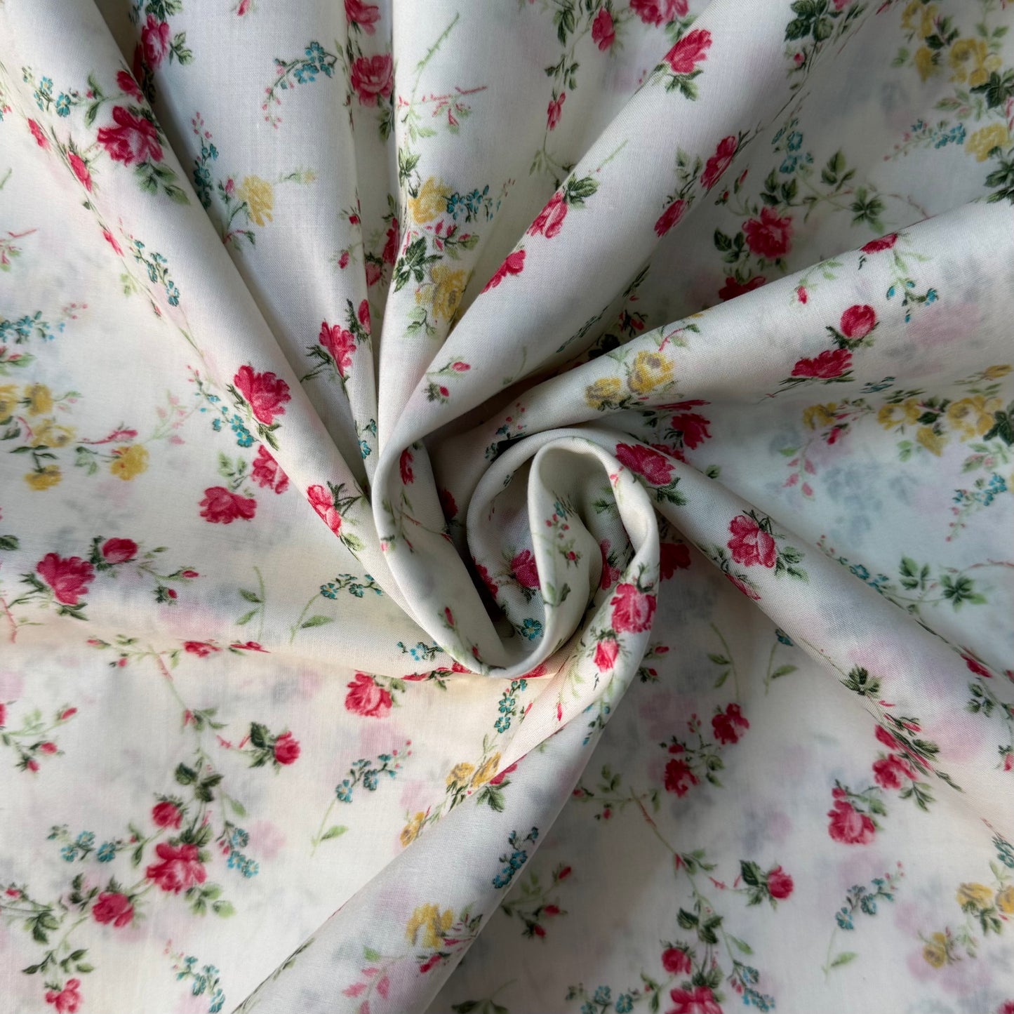 Liberty Fabric red Elizabeth Cotton Tana Lawn® 3m