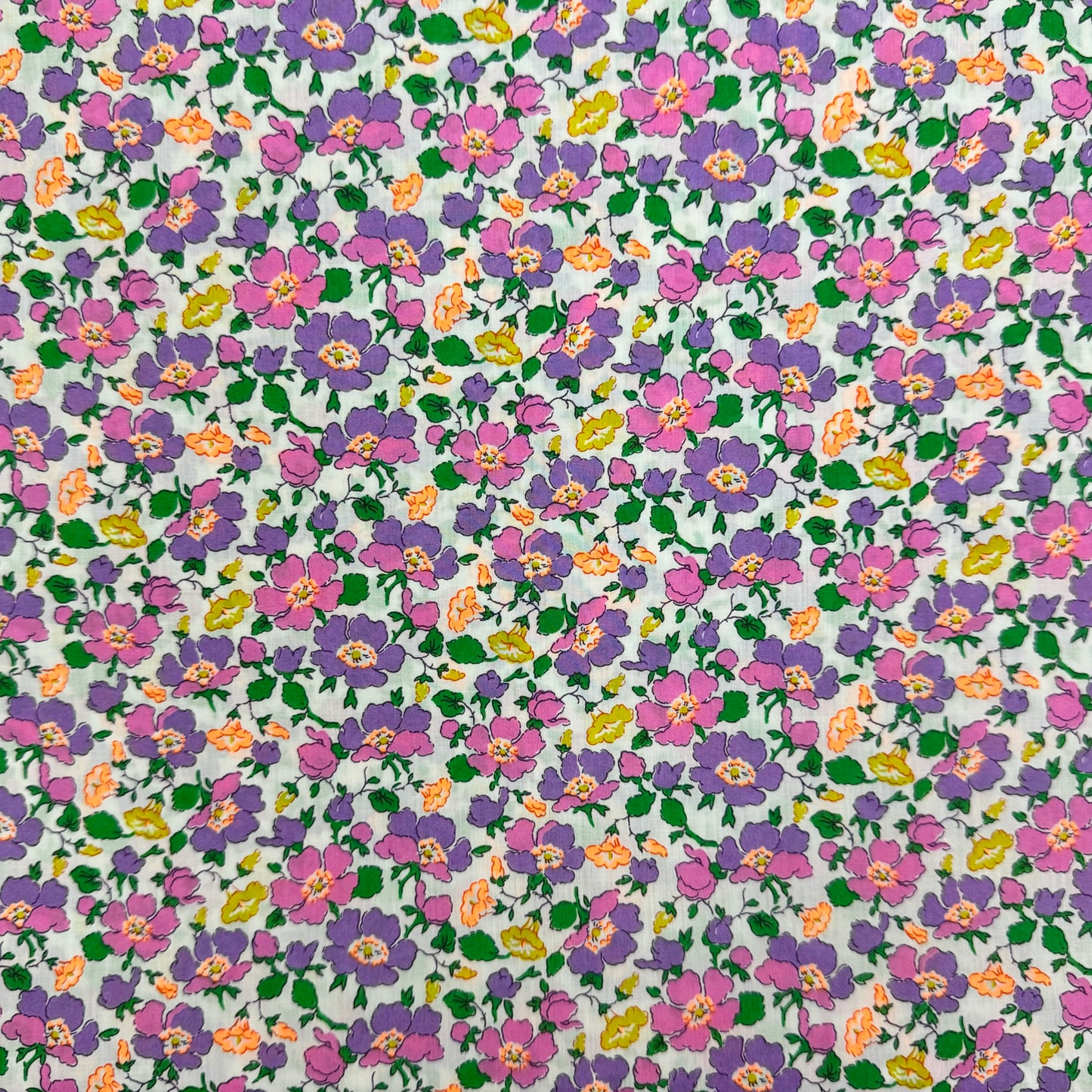 Liberty flowers TANA LAWN™ COTTON