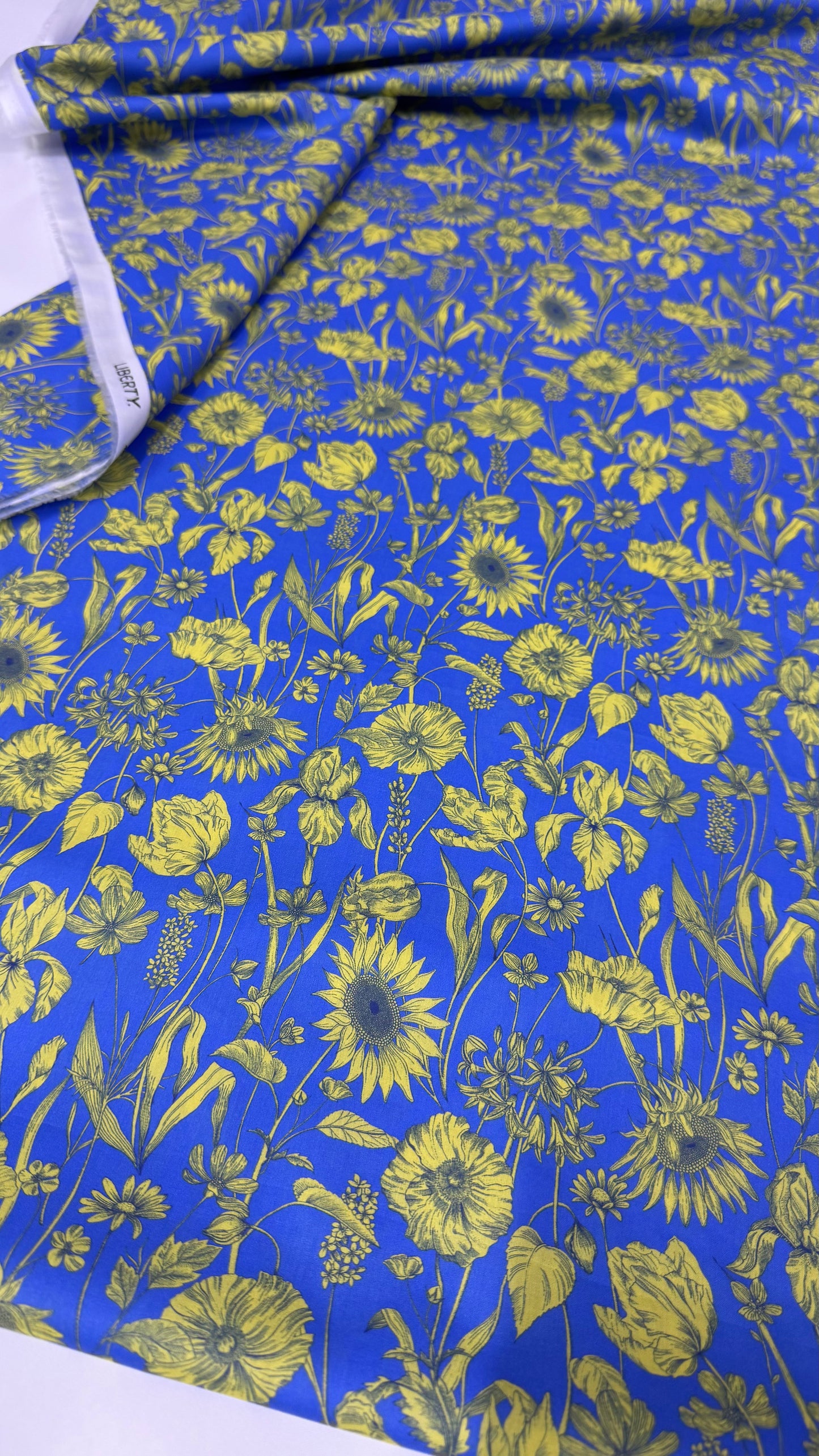 Liberty Fabric Mono Muse blue Cotton Tana Lawn® 3m
