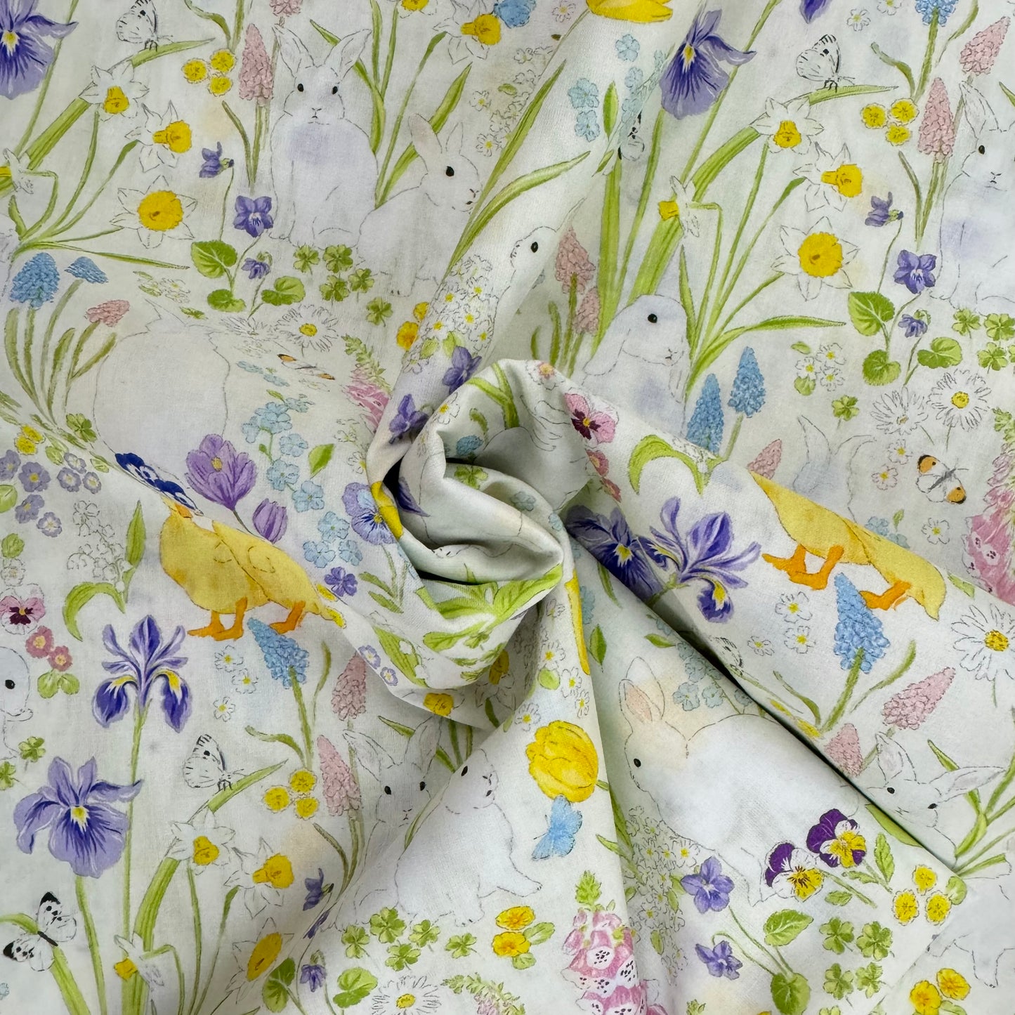 Cute bunny in Spring Bloomy garden
(Classico Arancia cotton) 3m