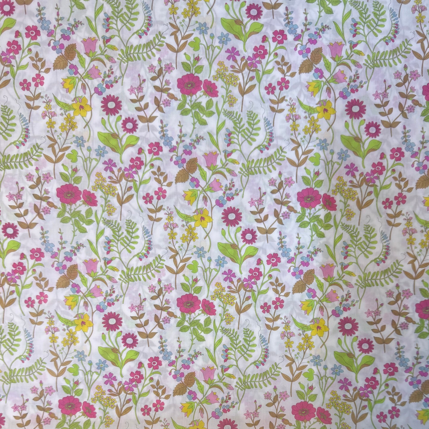 Liberty Fabric LOLA
WEISSELBERG Cotton Tana Lawn® 3m