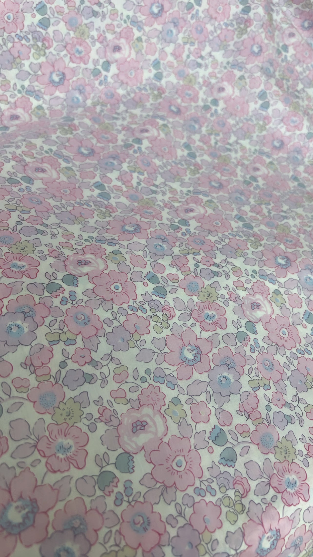 Liberty Fabric Betsy light Pink