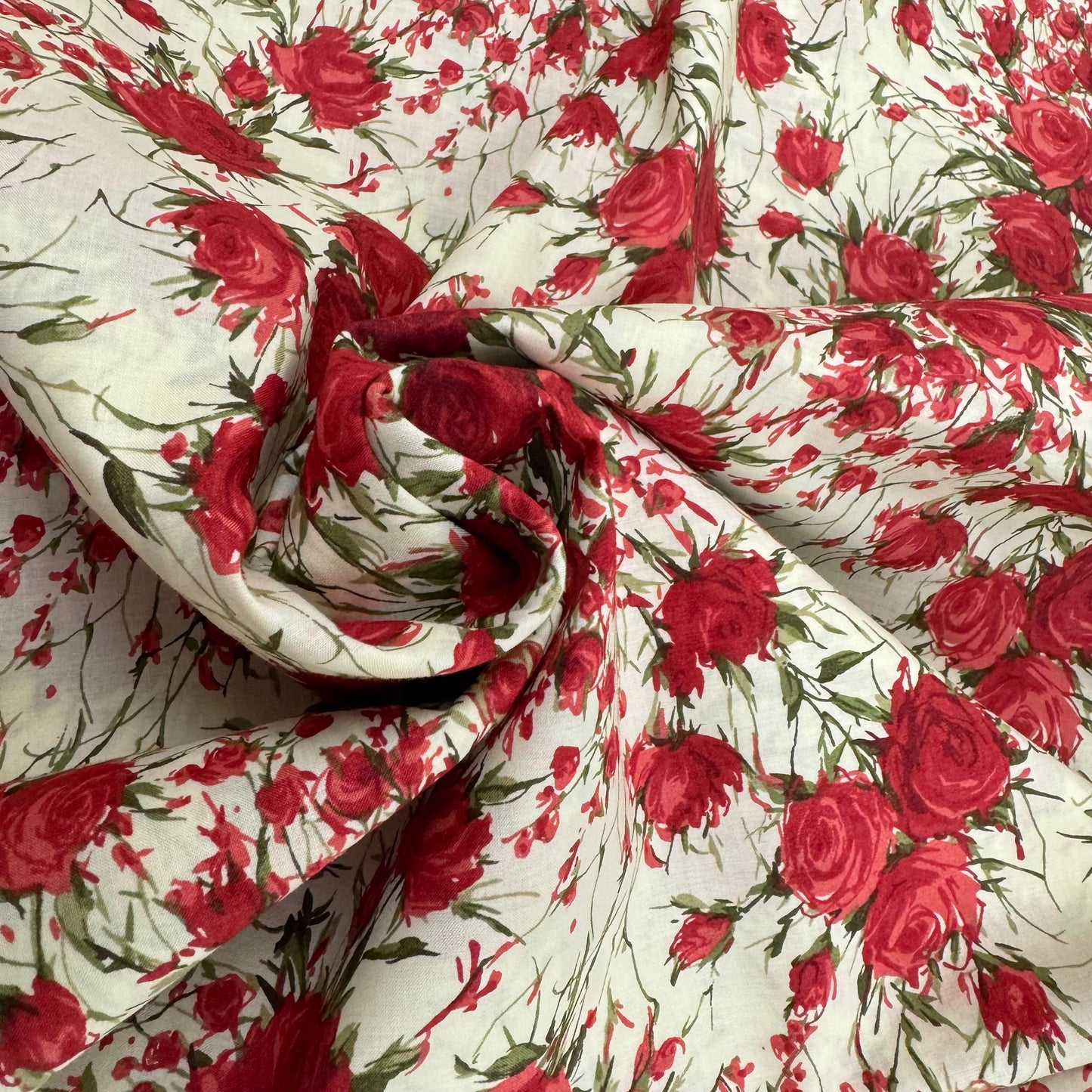 Red Roses(English cotton Tana Lawn) 3m