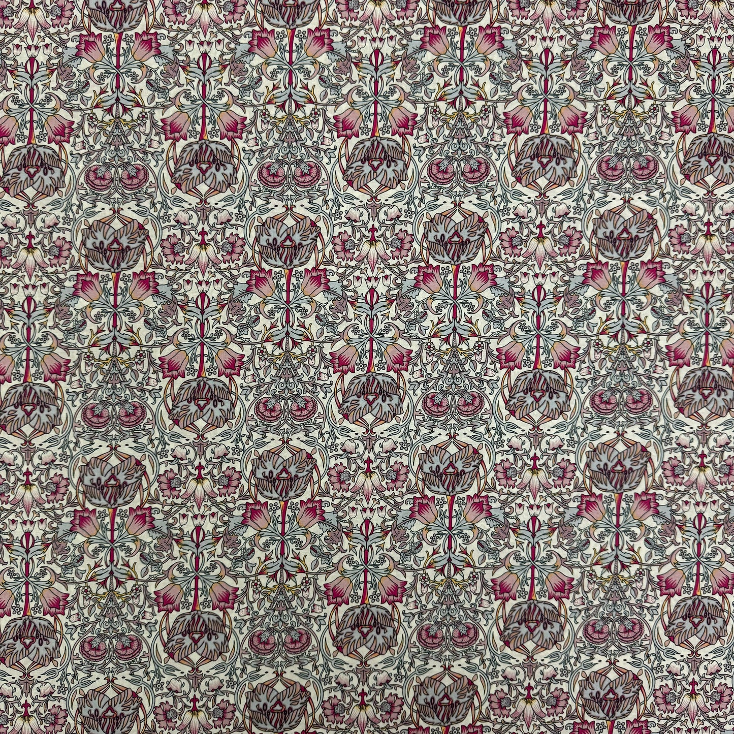 William Morris 'esqe' (English cotton Tana Lawn) 3m