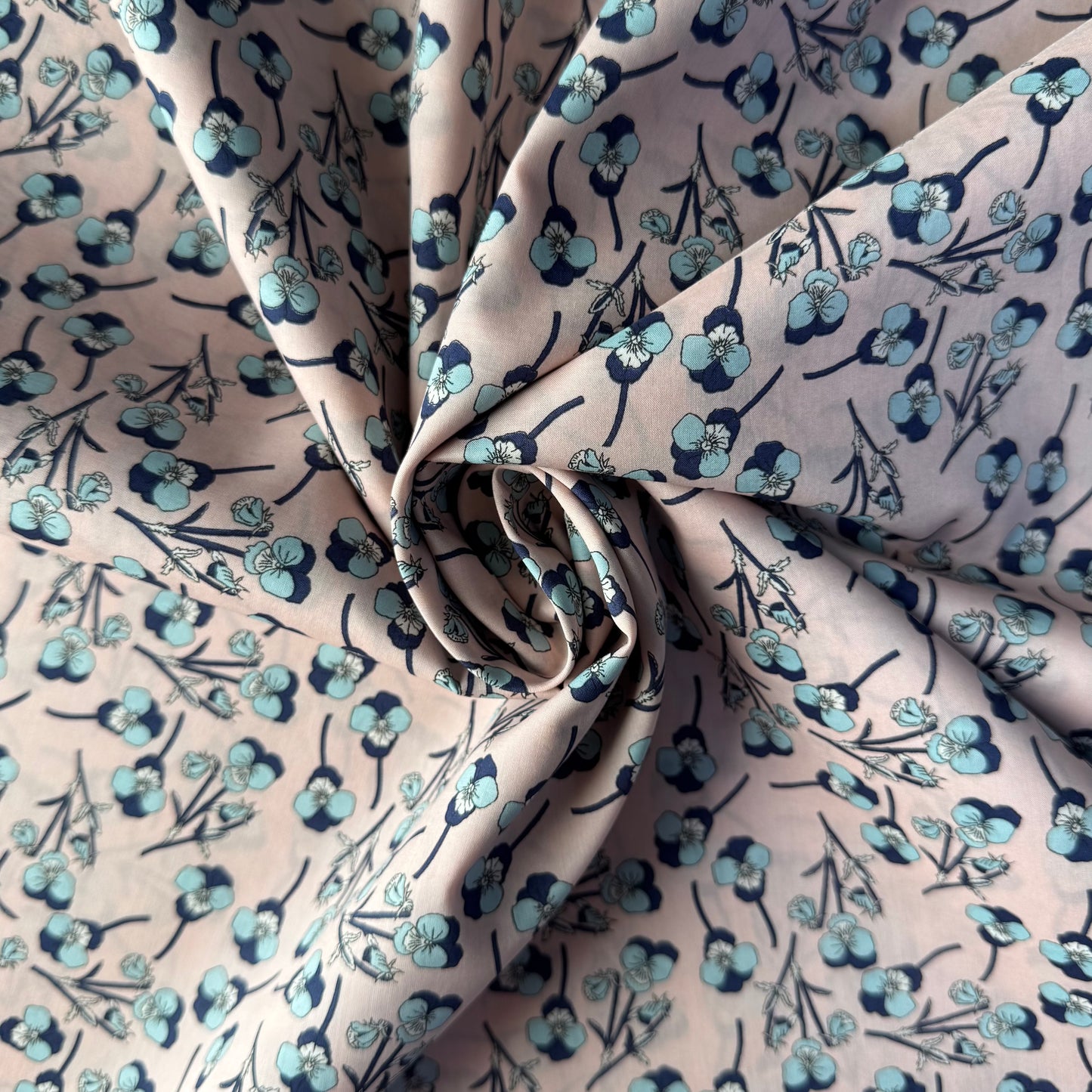 Liberty Fabric Ros W Tana Lawn® Cotton Tana Lawn® 3m