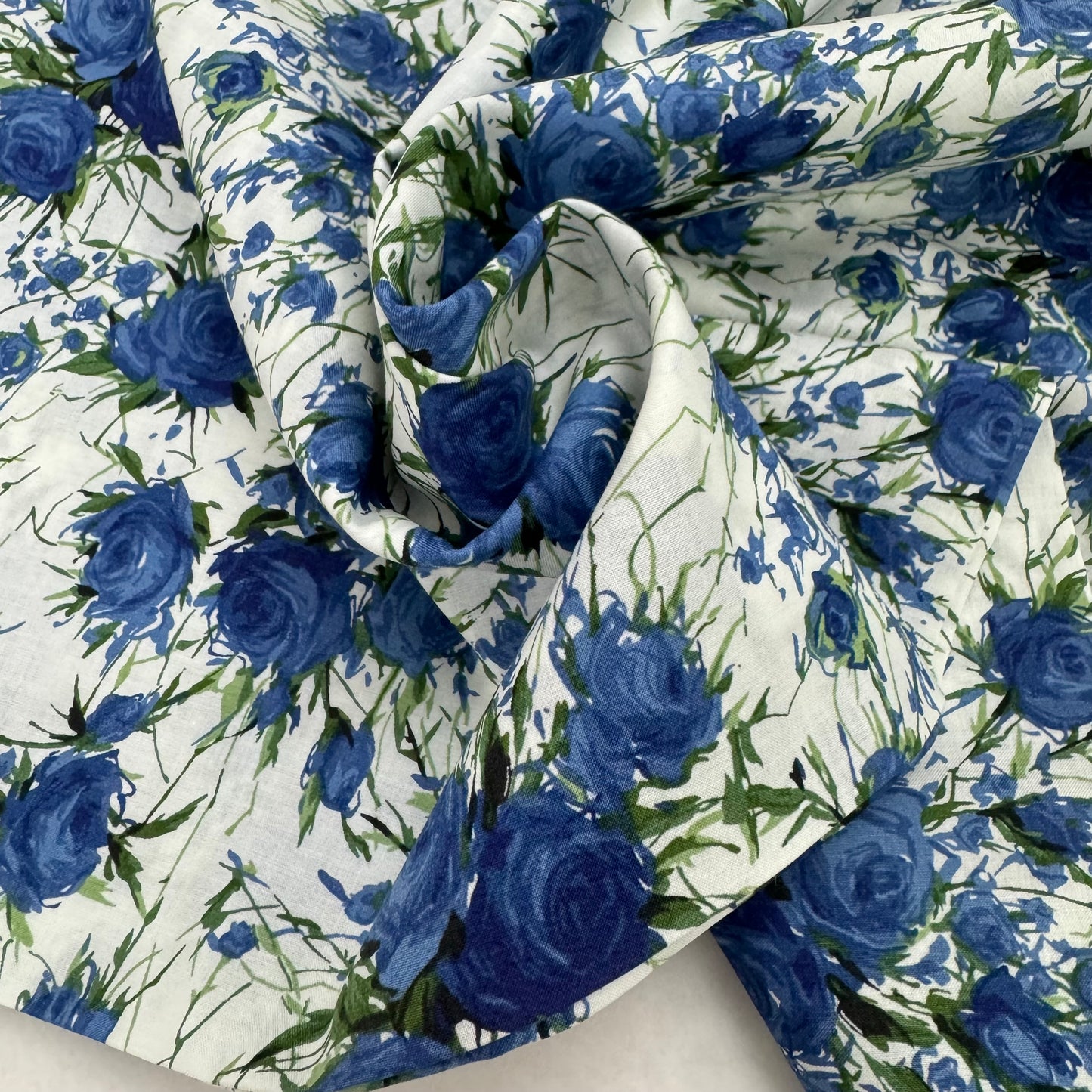 Blue Roses(English cotton Tana Lawn) 3m