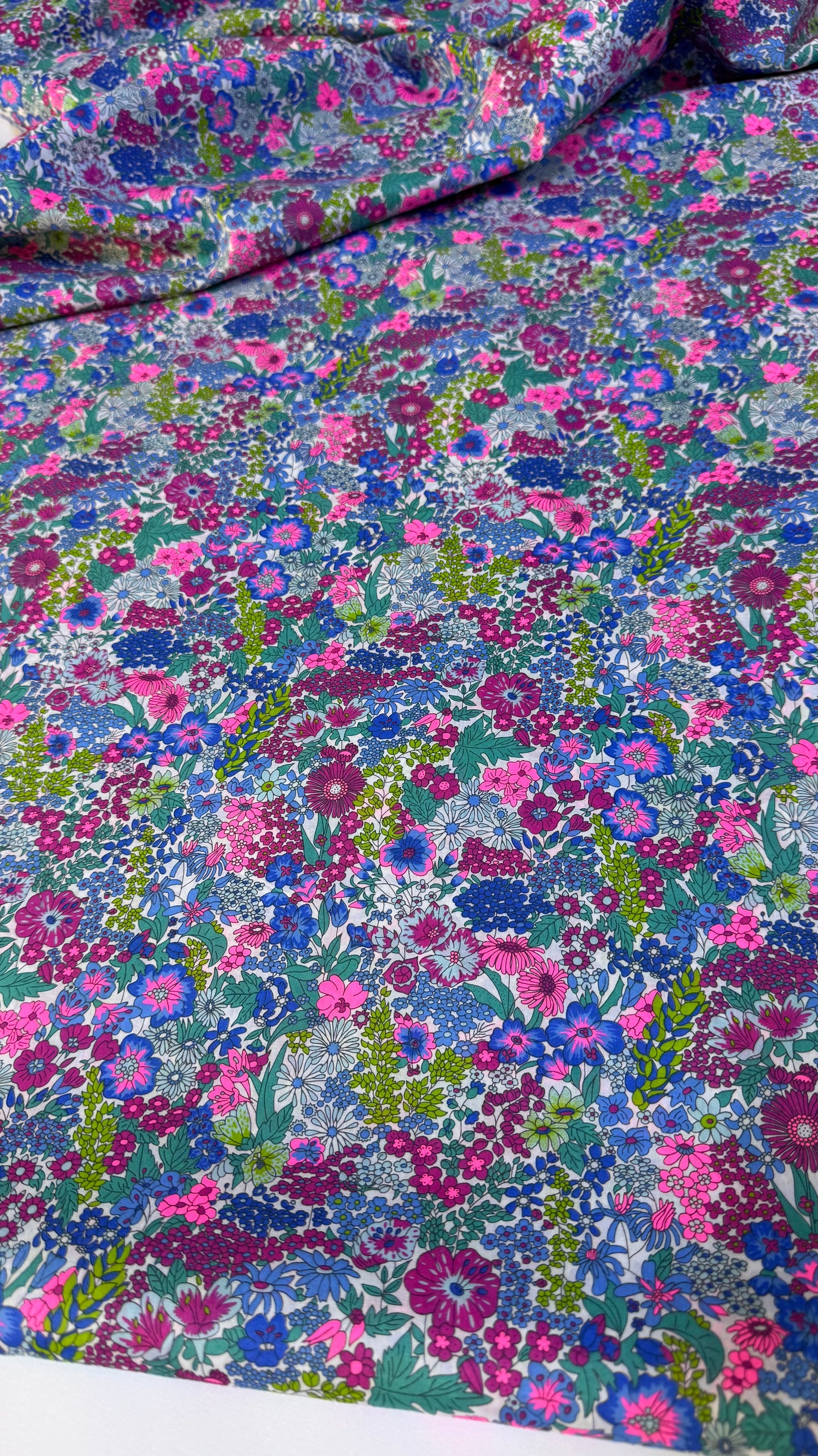 Liberty Fabric Annie pink neon Cotton Tana Lawn® 3m