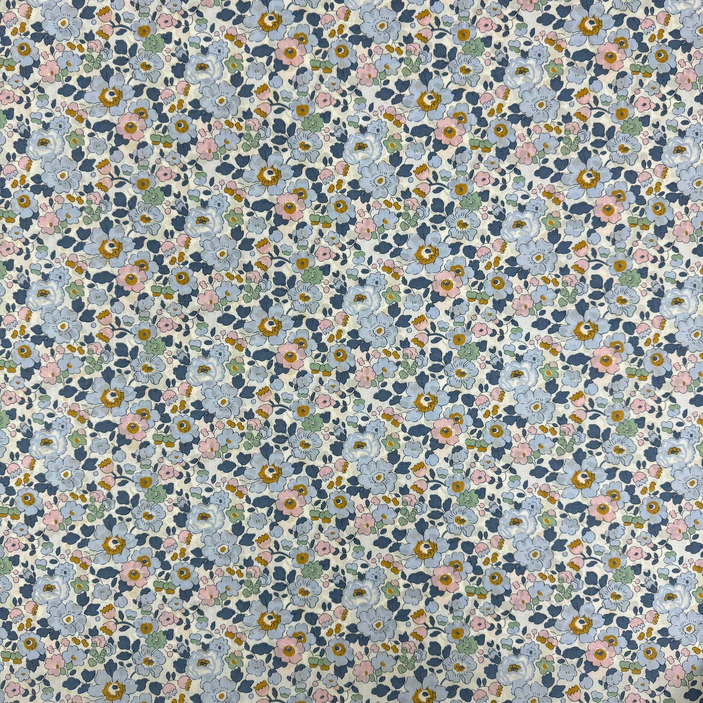 Liberty Fabric Betsy GB Tana Lawn™ Cotton 3m