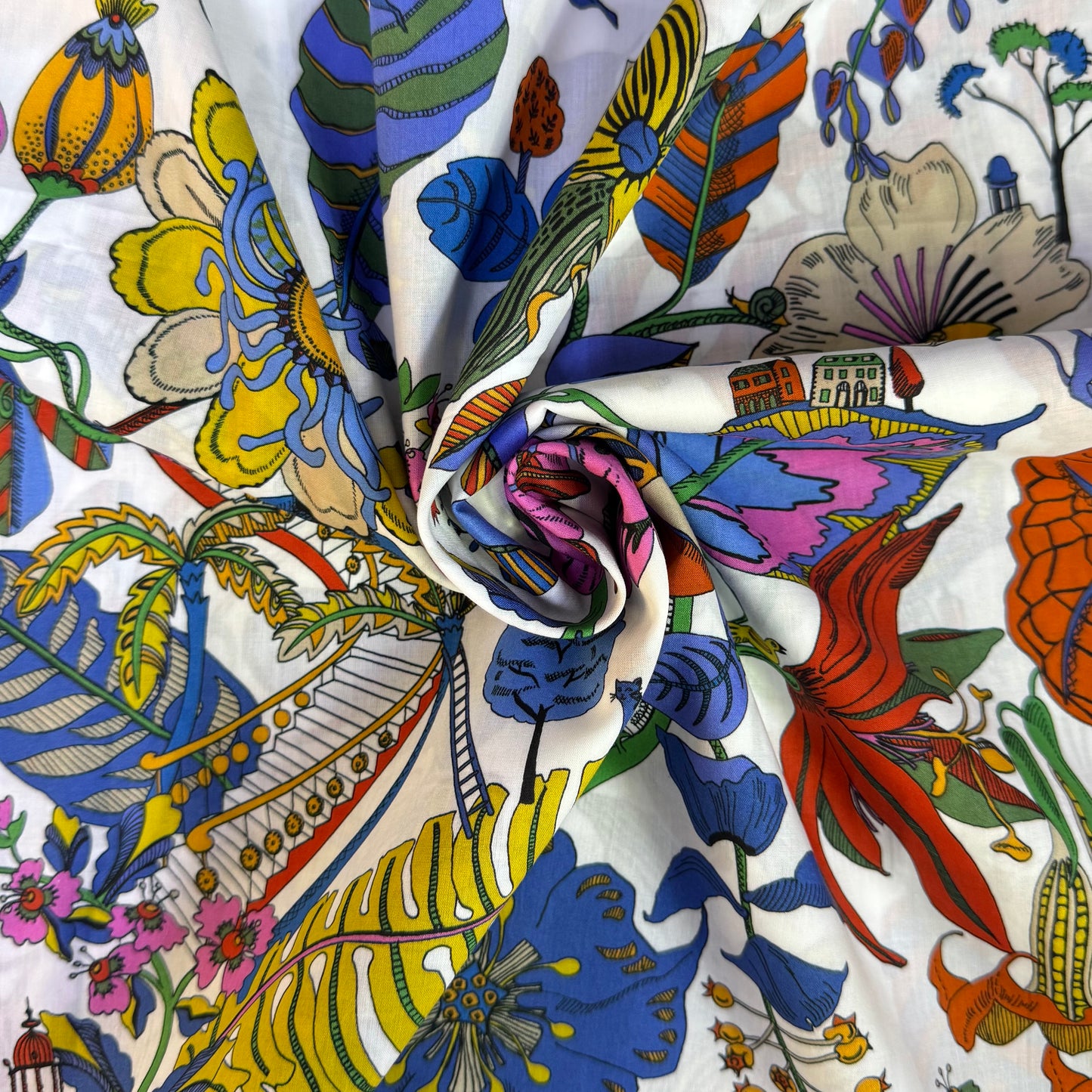 Liberty Fabric Fantasy land Cotton Tana Lawn® 3m