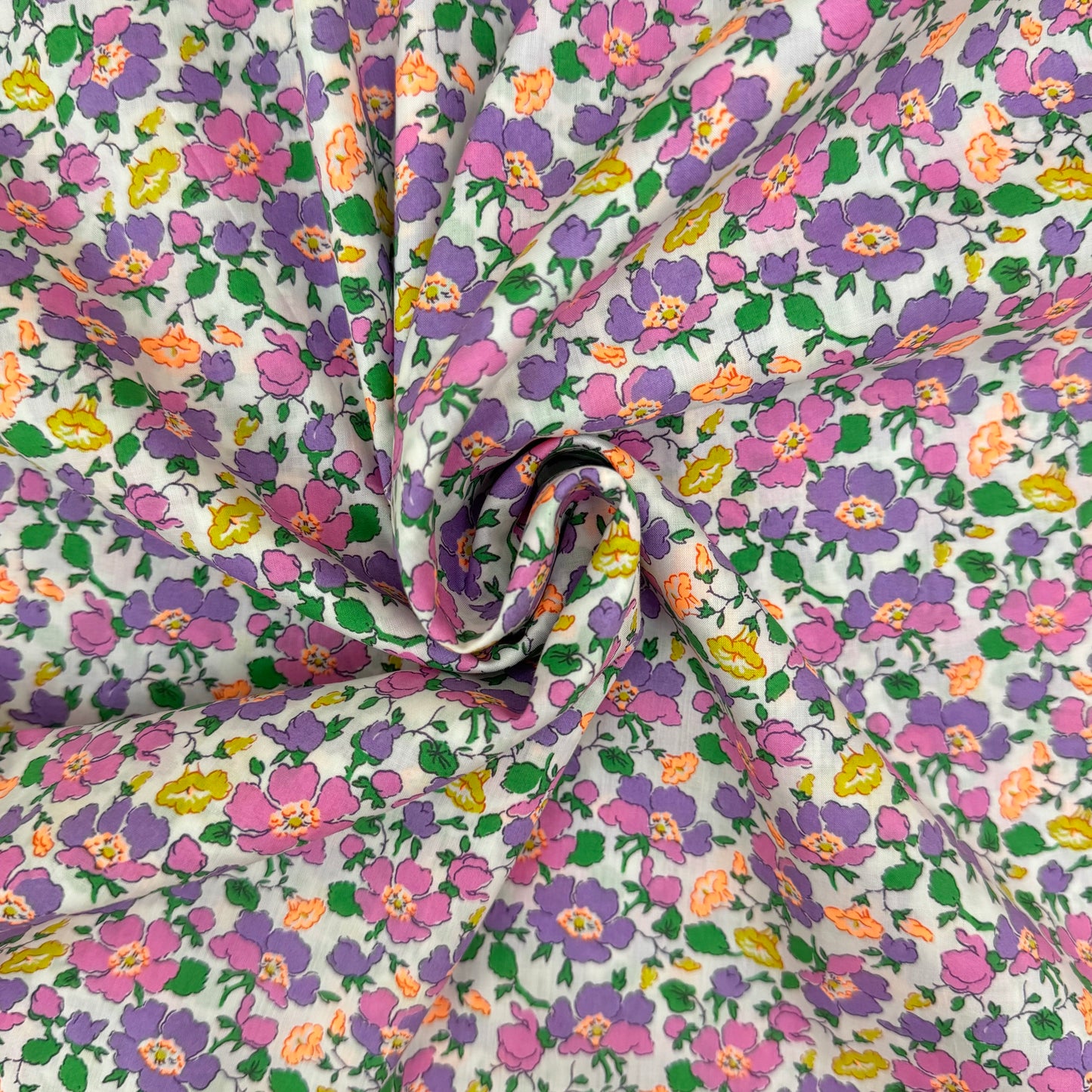 Liberty flowers TANA LAWN™ COTTON