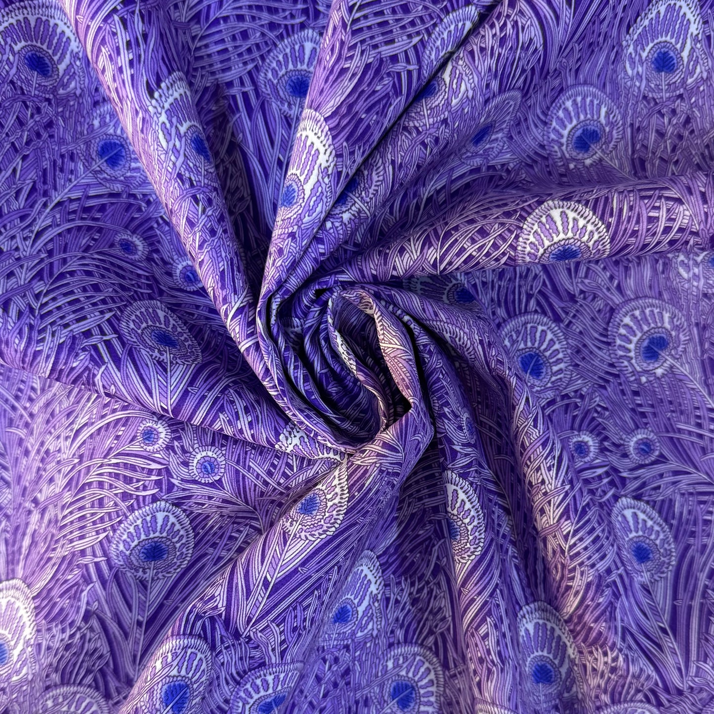 Liberty Fabric Queen Hera Cotton Tana Lawn® 3m