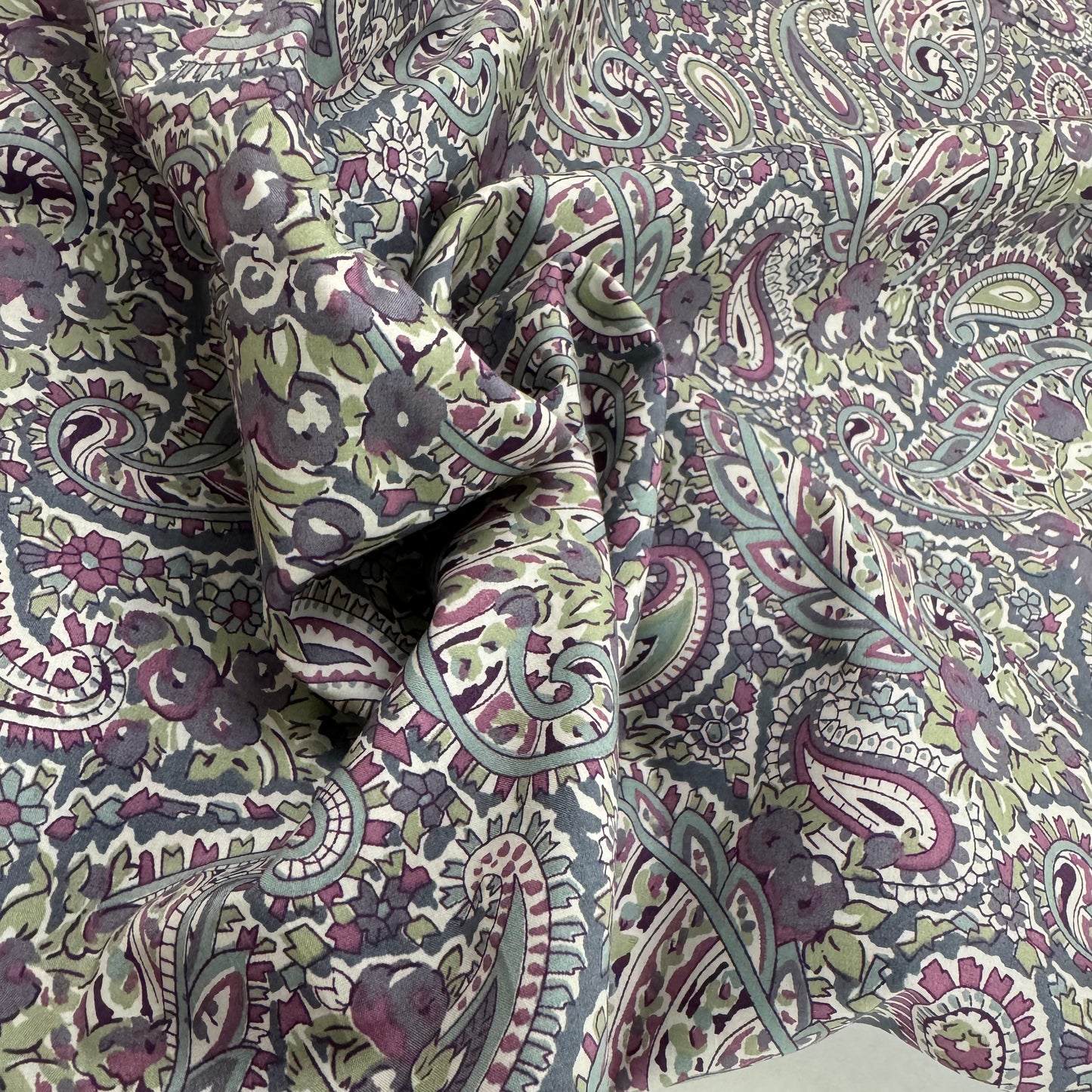 Sage Lavender Paisley (English cotton Tana Lawn) 3m